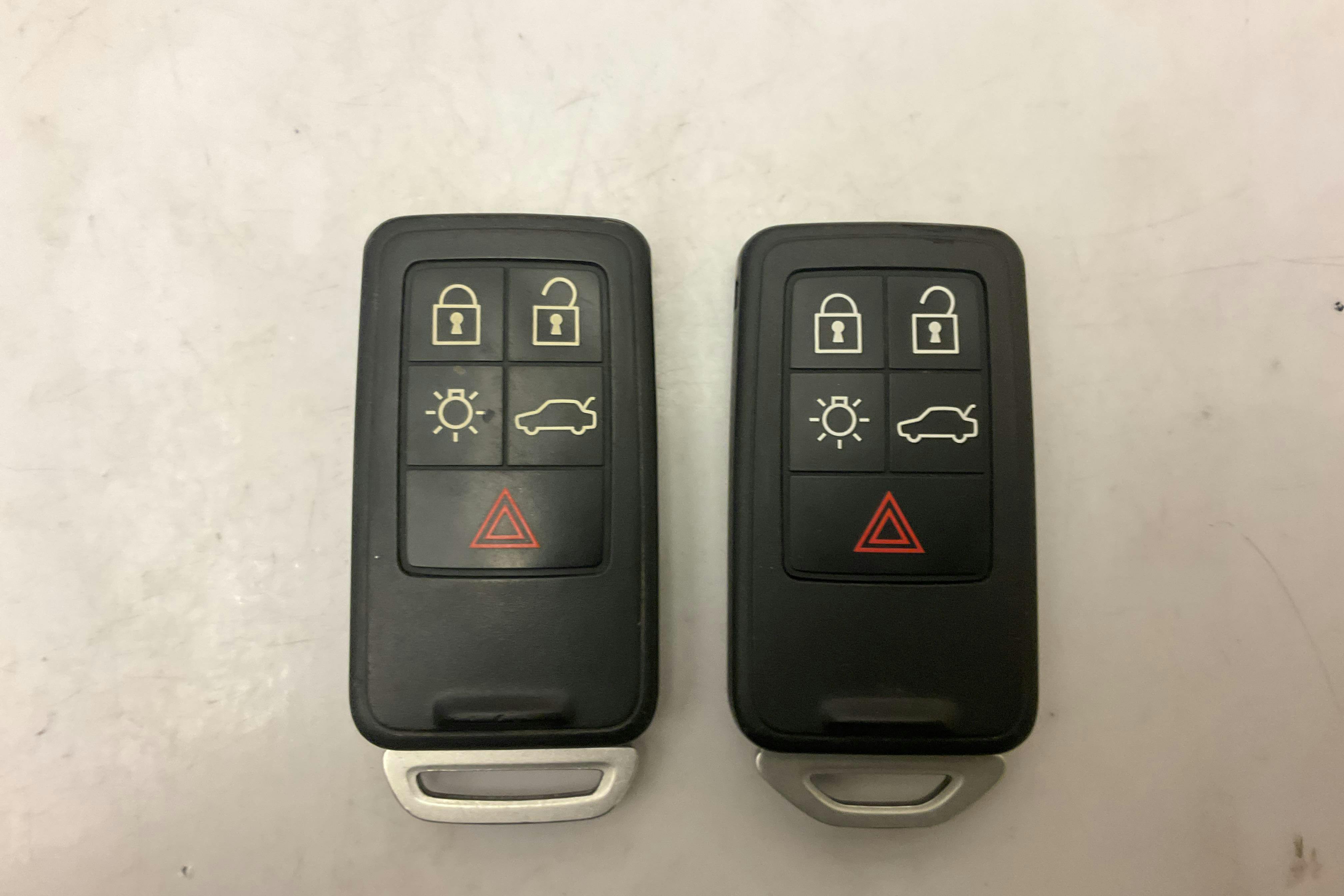 Presentation photo 15 of 15: Volvo V60 D5 AWD Twin Engine (163hk) - 54 620 km - Automatic - white - 2018