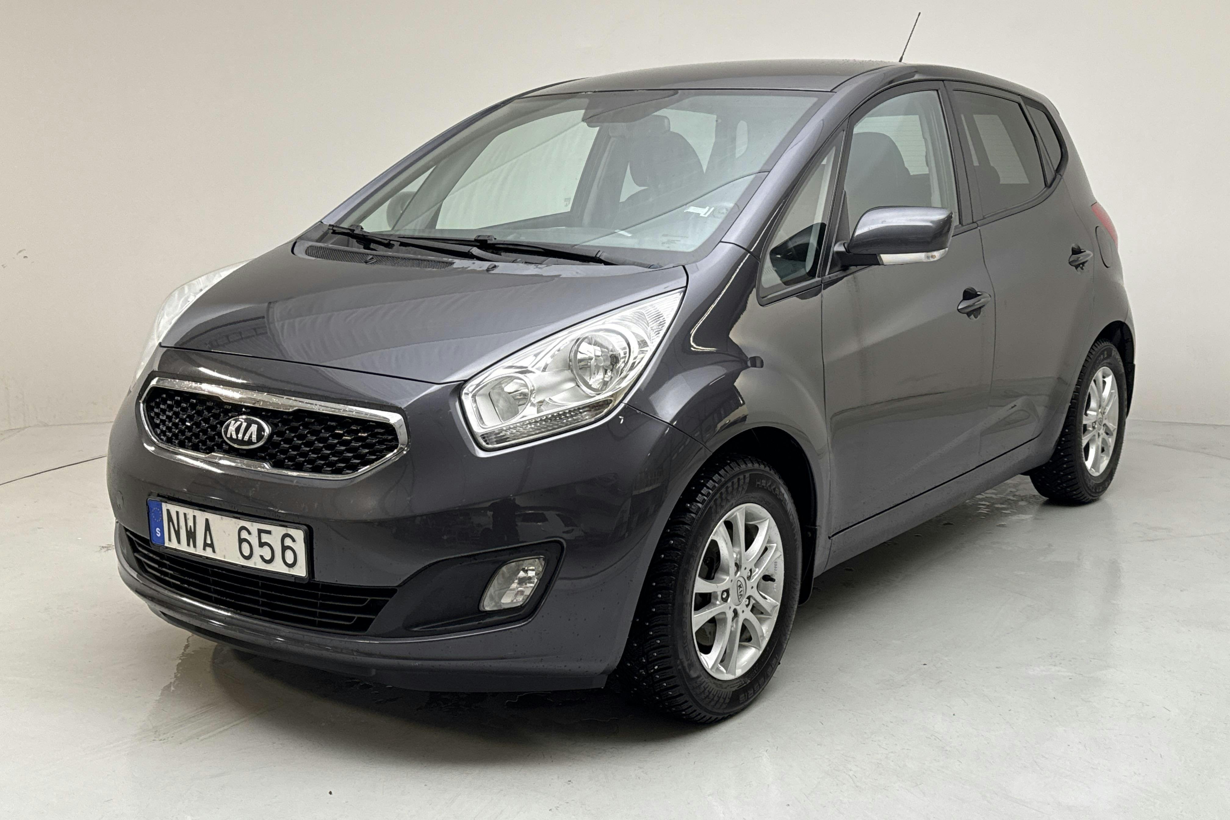 Presentationsfoto 1 av 12: KIA Venga 1.4 (90hk) - 9 484 mil - Manuell - grå - 2013