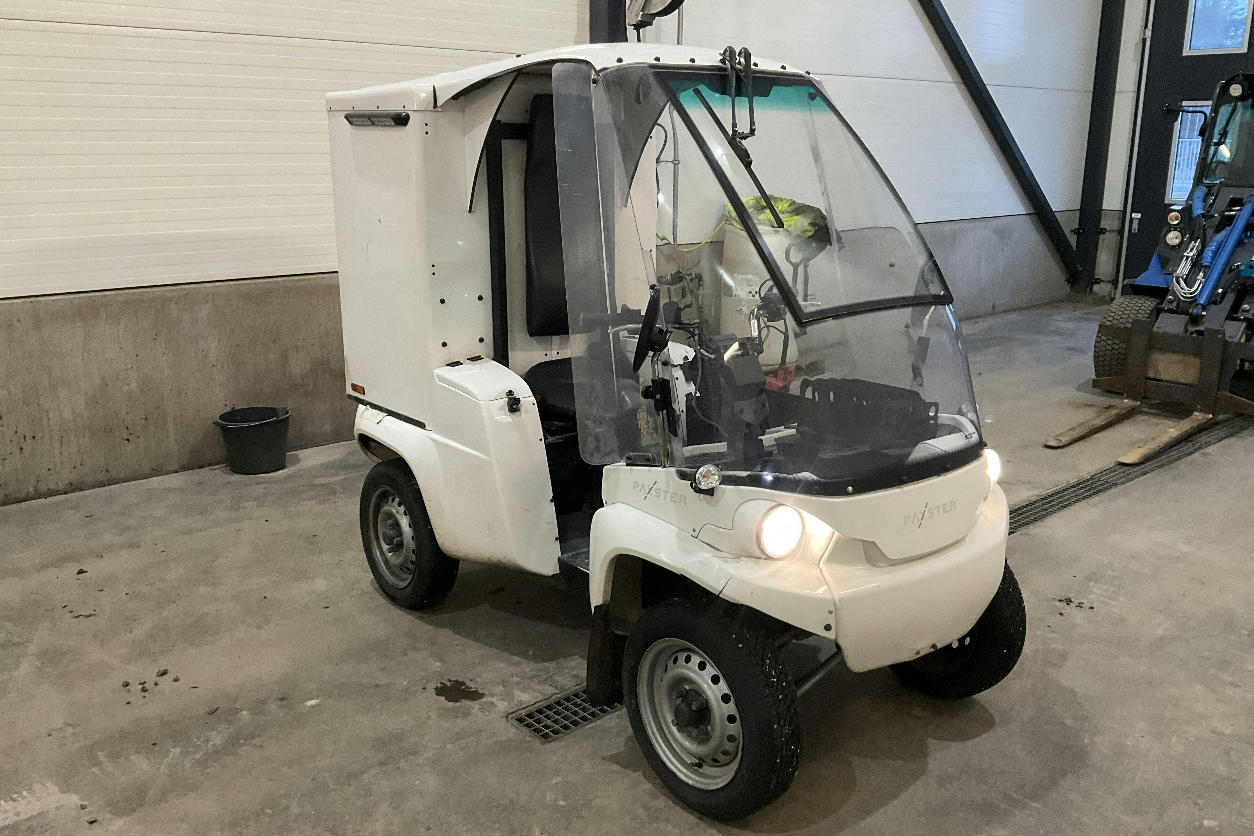 Presentationsfoto 1 av 14: PAXSTER Cargo EDV 1601 - 29 766 km - Automat - vit - 2018