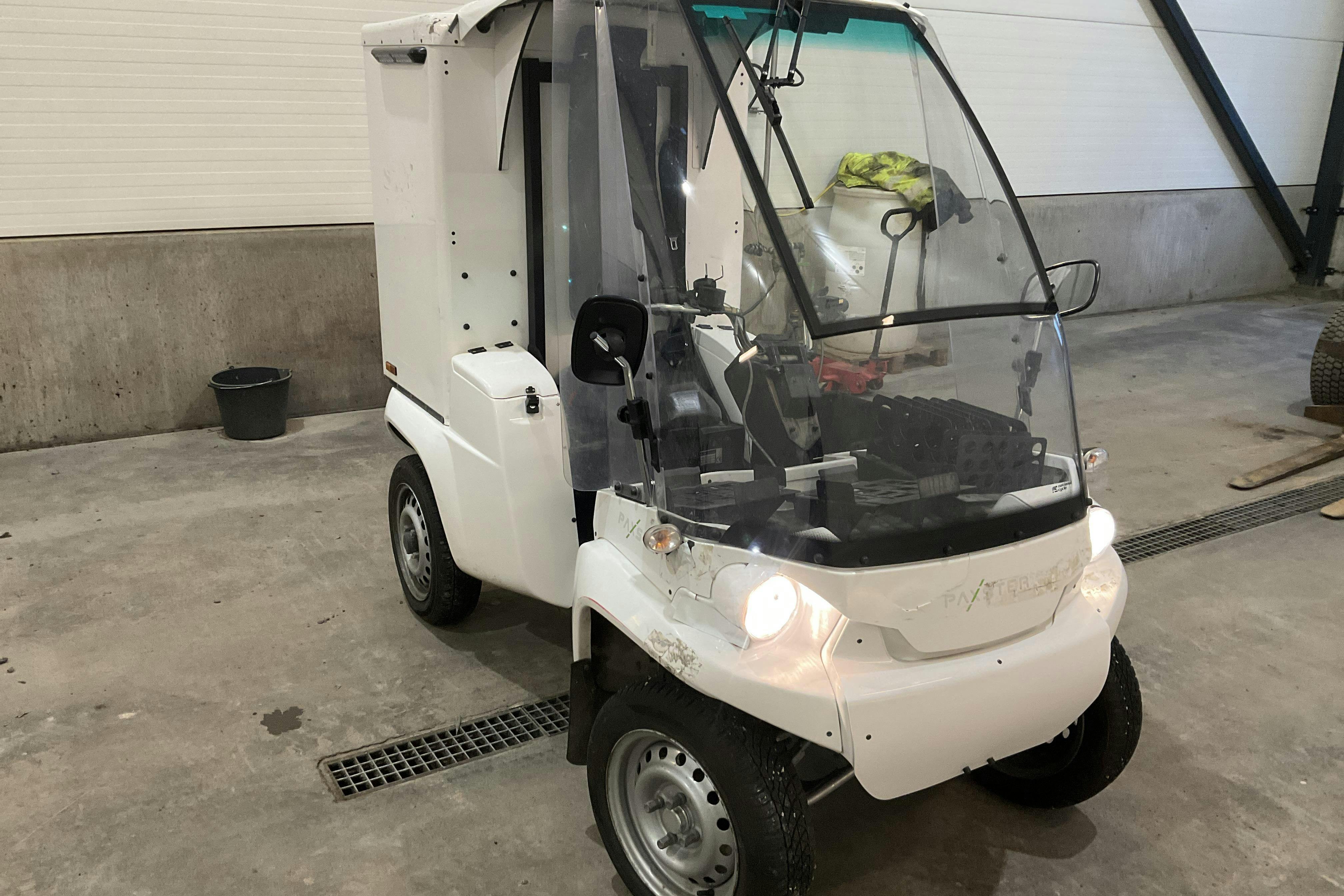 Presentationsfoto 1 av 15: PAXSTER Cargo EDV 1601 - 71 125 km - Automat - vit - 2018