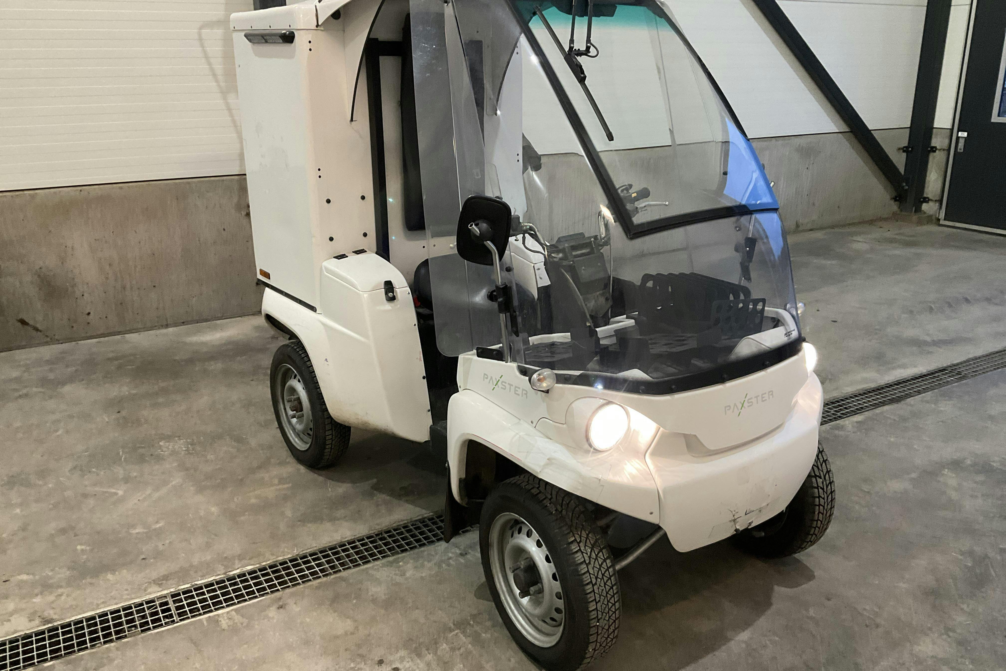 Presentationsfoto 1 av 15: PAXSTER Cargo EDV 1601 - 19 378 km - Automat - vit - 2018