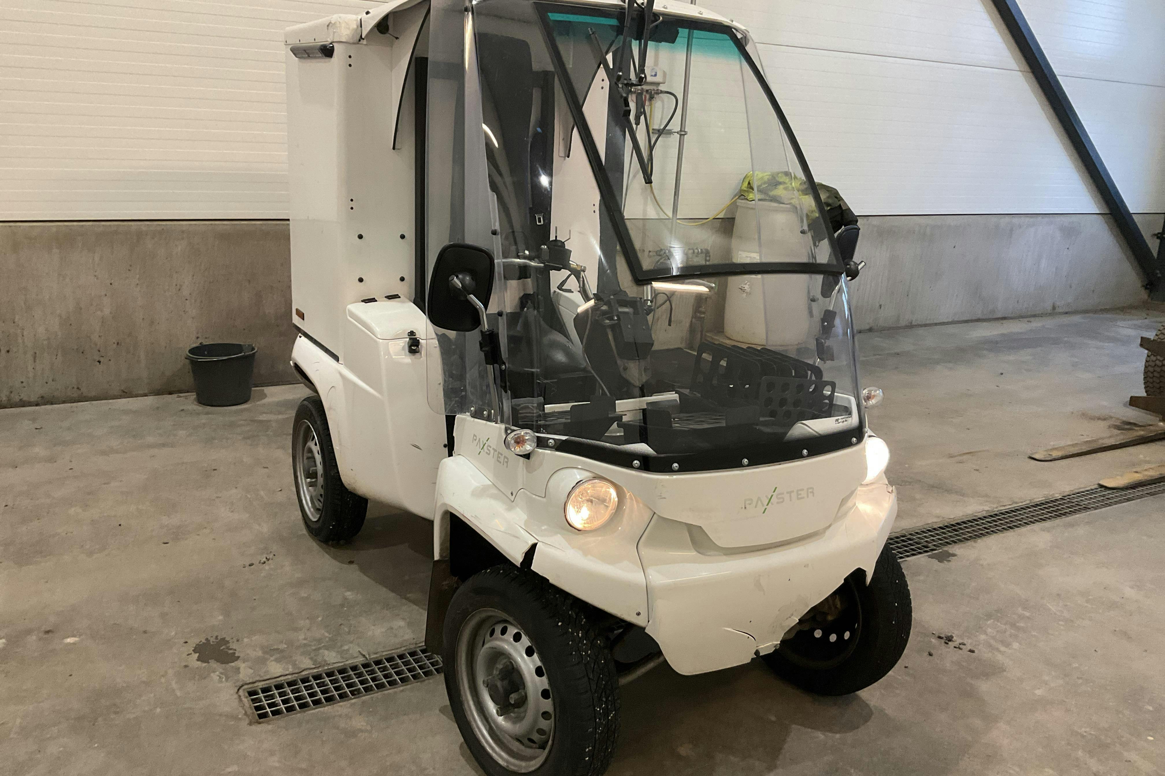 Presentationsfoto 1 av 15: PAXSTER Cargo EDV 1601 - 28 118 km - Automat - vit - 2018