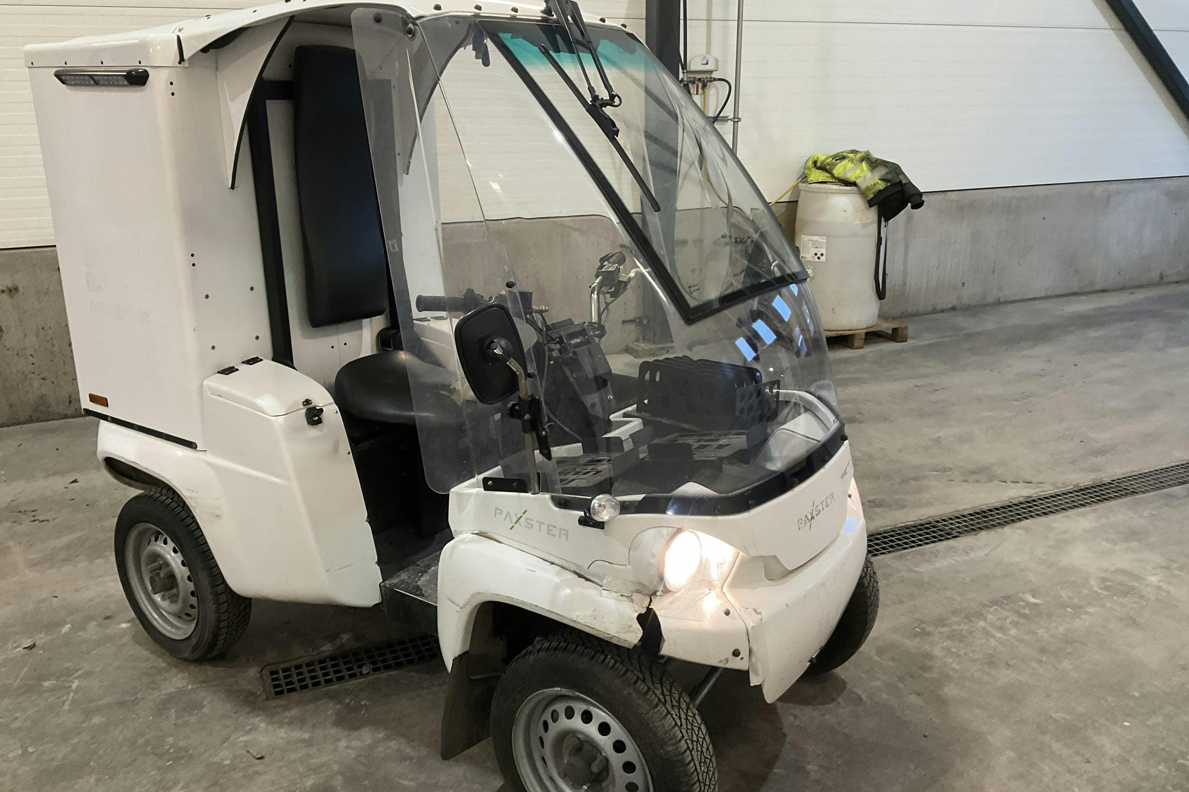 Presentationsfoto 1 av 15: PAXSTER Cargo EDV 16011 - 27 485 km - Automat - vit - 2018