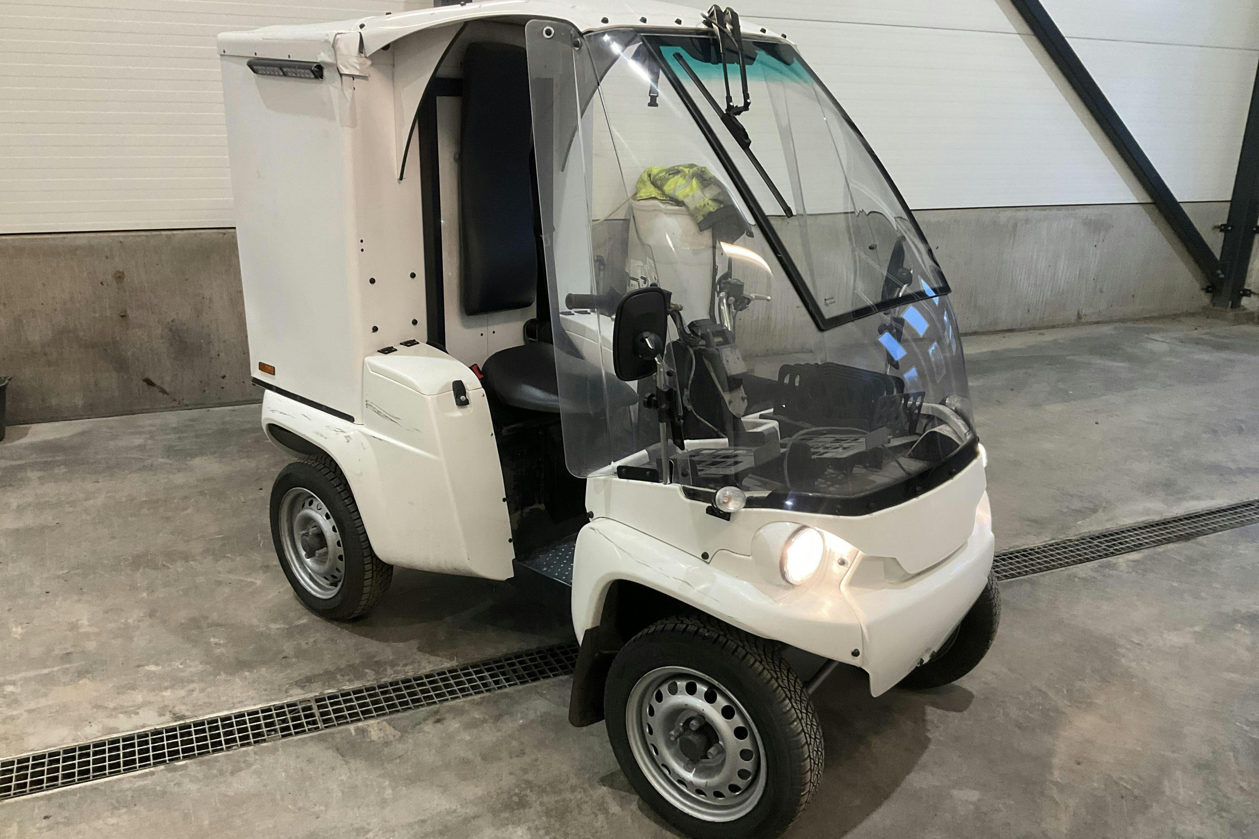 Presentationsfoto 2 av 14: PAXSTER Cargo EDV 1601 - 20 057 km - Automat - vit - 2018