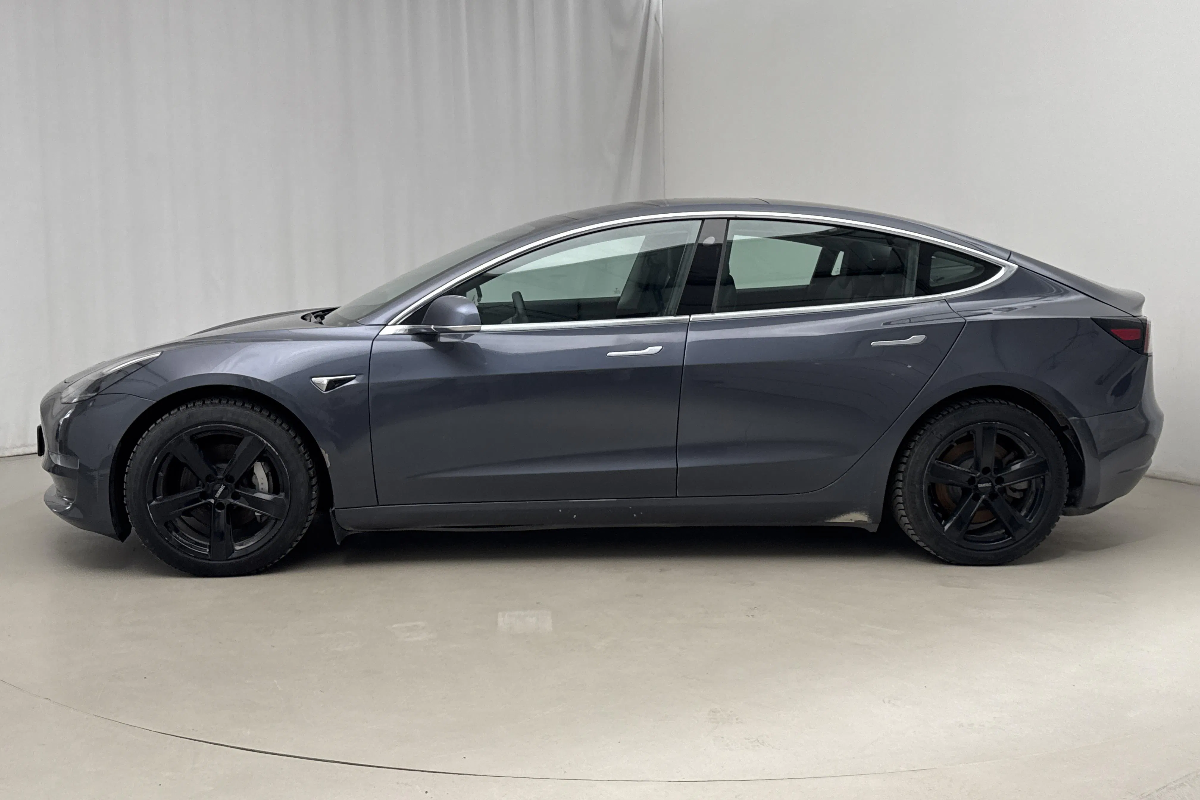 Presentation photo 2 of 16: Tesla Model 3 Long Range Dual Motor AWD - 237 520 km - Automatic - gray - 2020