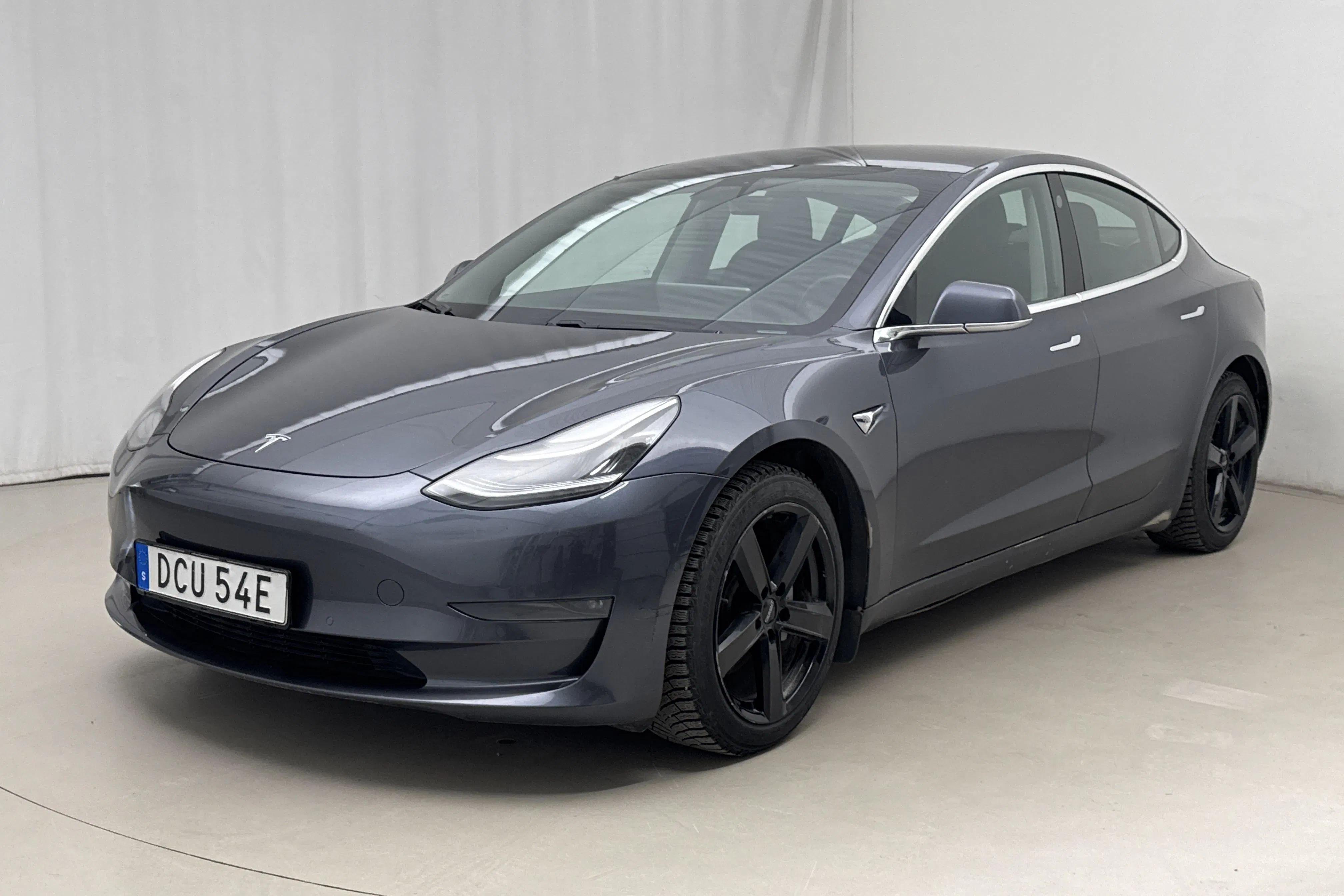 Presentation photo 1 of 16: Tesla Model 3 Long Range Dual Motor AWD - 237 520 km - Automatic - gray - 2020