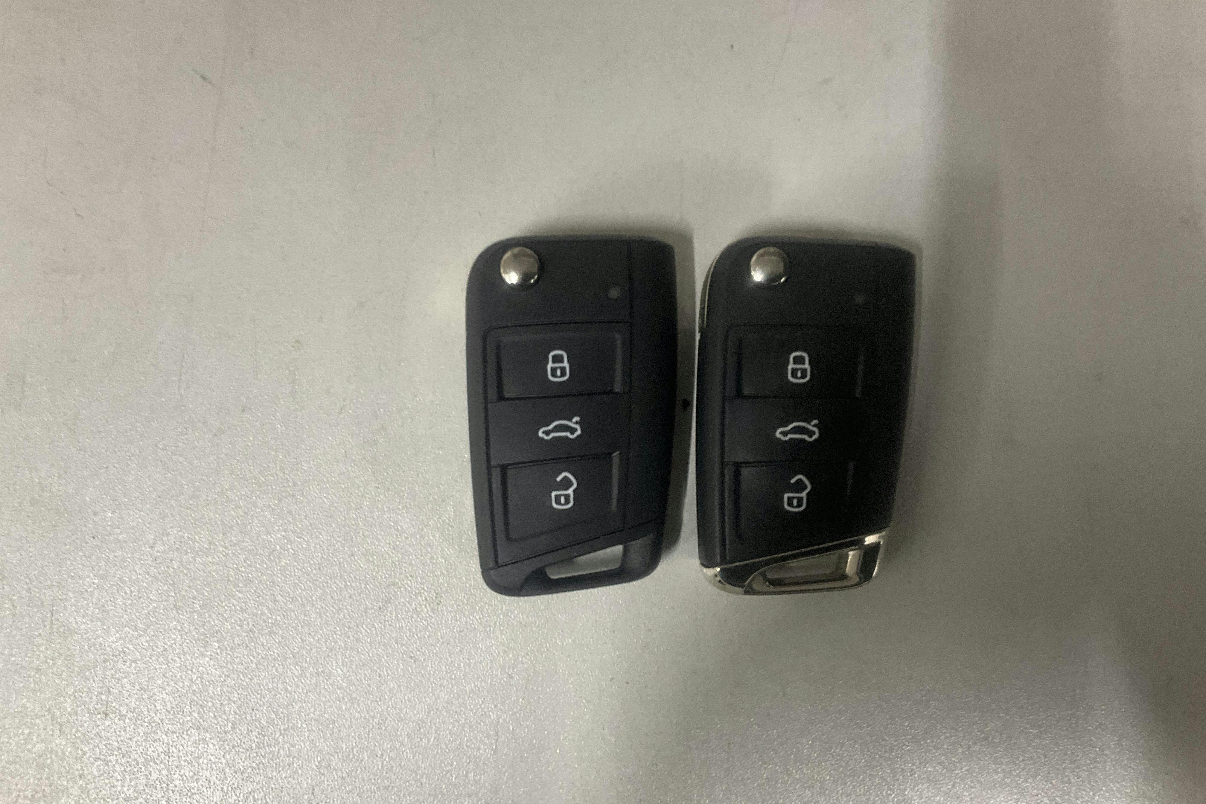 Präsentationsfoto 16 von 16: VW Tiguan 1.4 TSI eHybrid (245hk) - 60 410 Kilometer - Verkaufsautomat - Silber - 2023