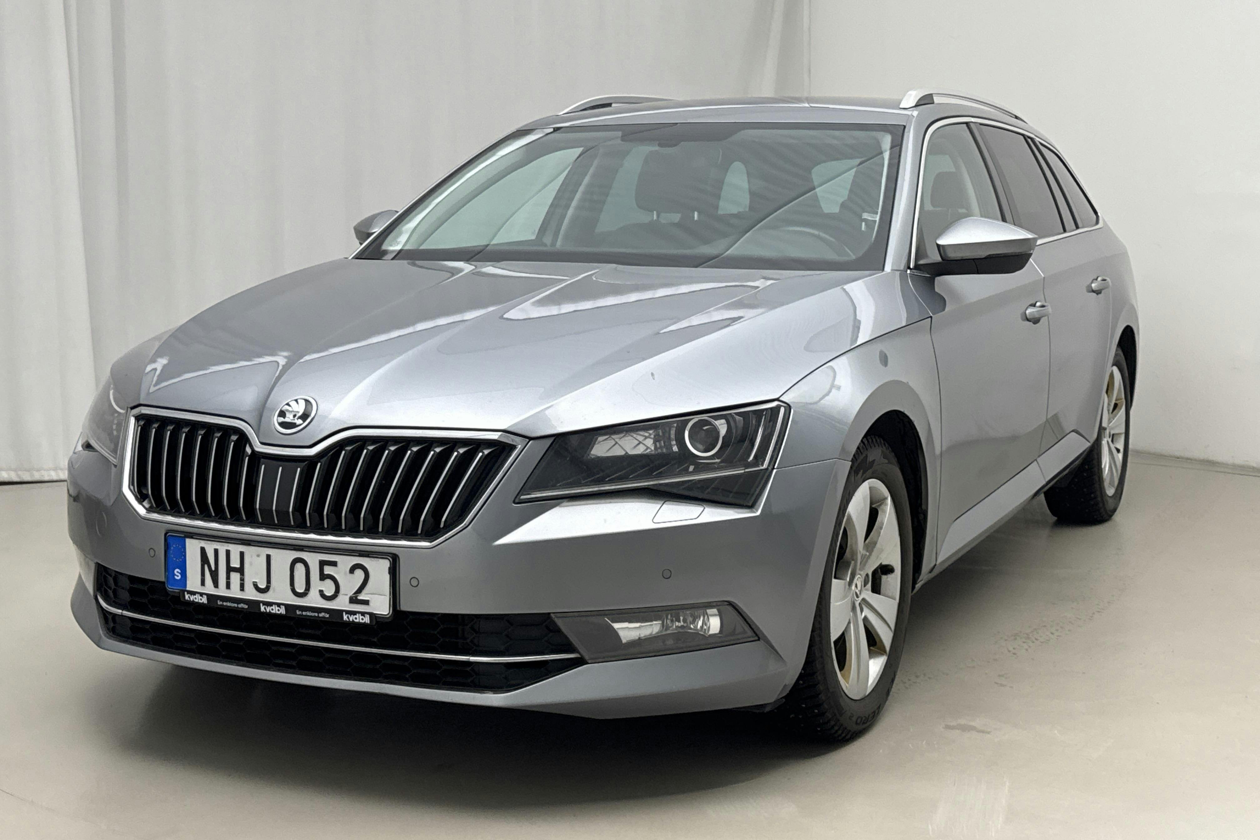 Presentation photo 1 of 17: Skoda Superb 2.0 TDI Kombi (190hk) - 238 410 km - Manual - gray - 2016