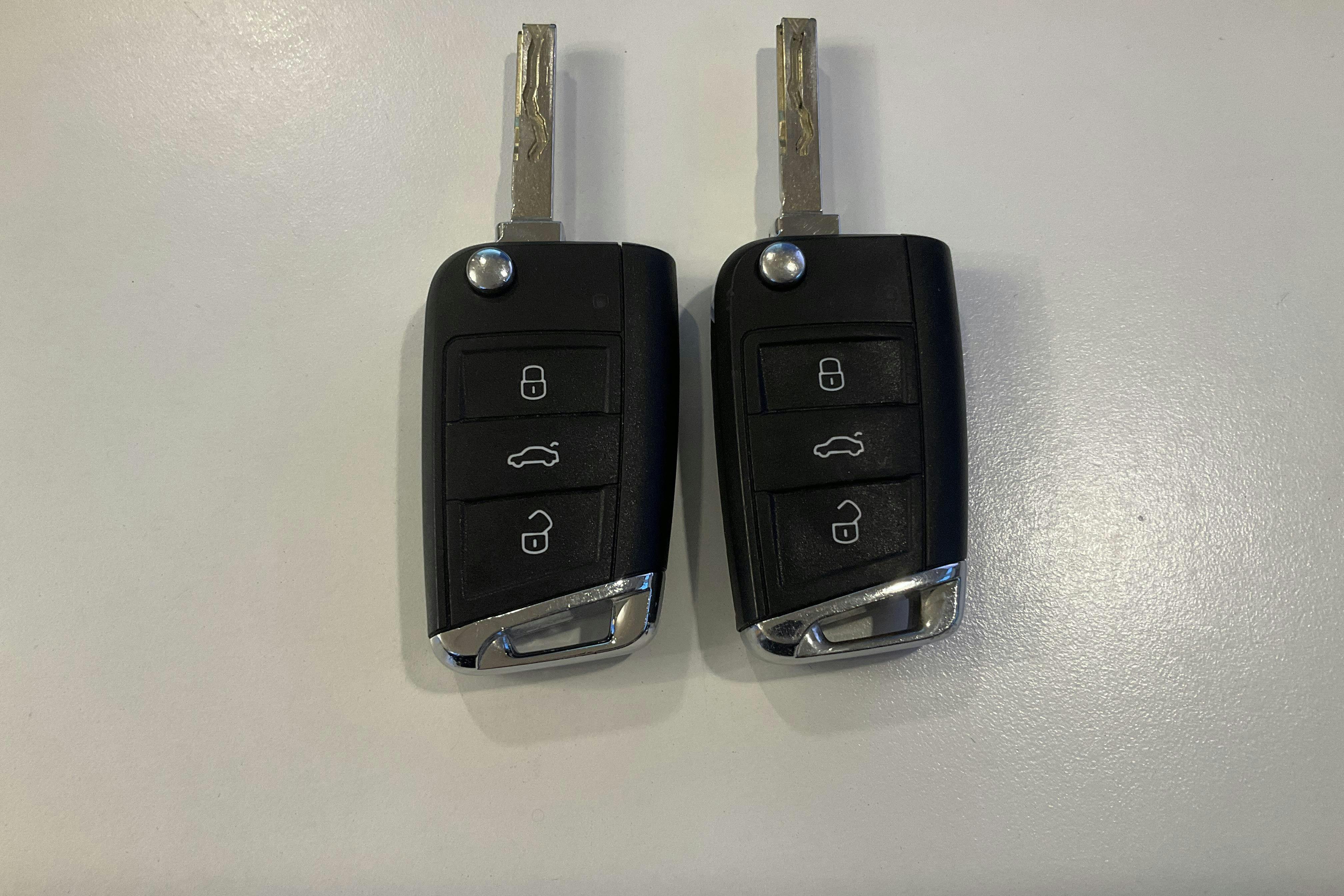 Presentation photo 17 of 17: Skoda Superb 2.0 TDI Kombi (190hk) - 238 410 km - Manual - gray - 2016