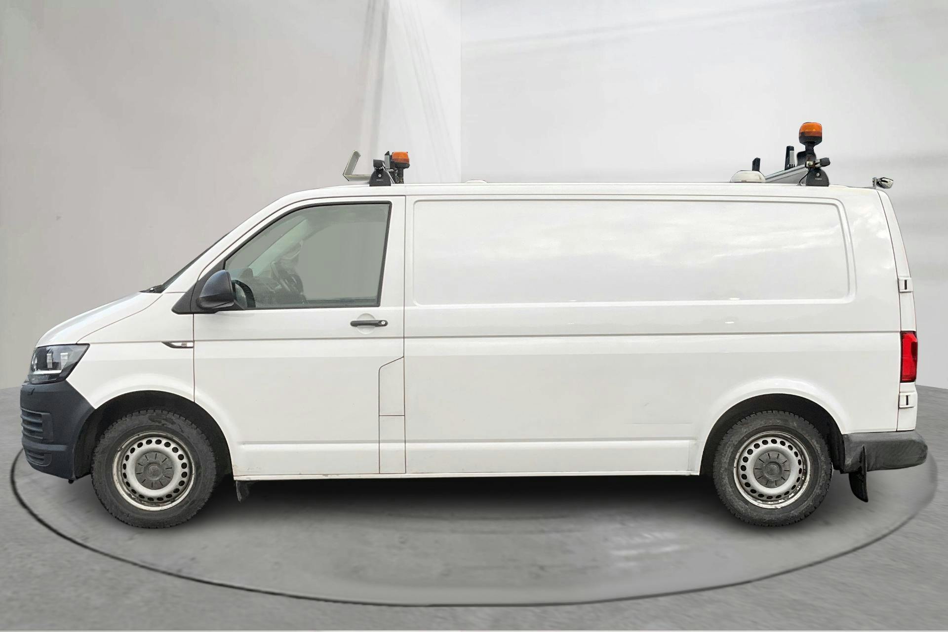 Presentationsfoto 2 av 12: VW Transporter T6 2.0 TDI BMT Skåp 4MOTION (150hk) - 22 885 mil - Manuell - vit - 2019