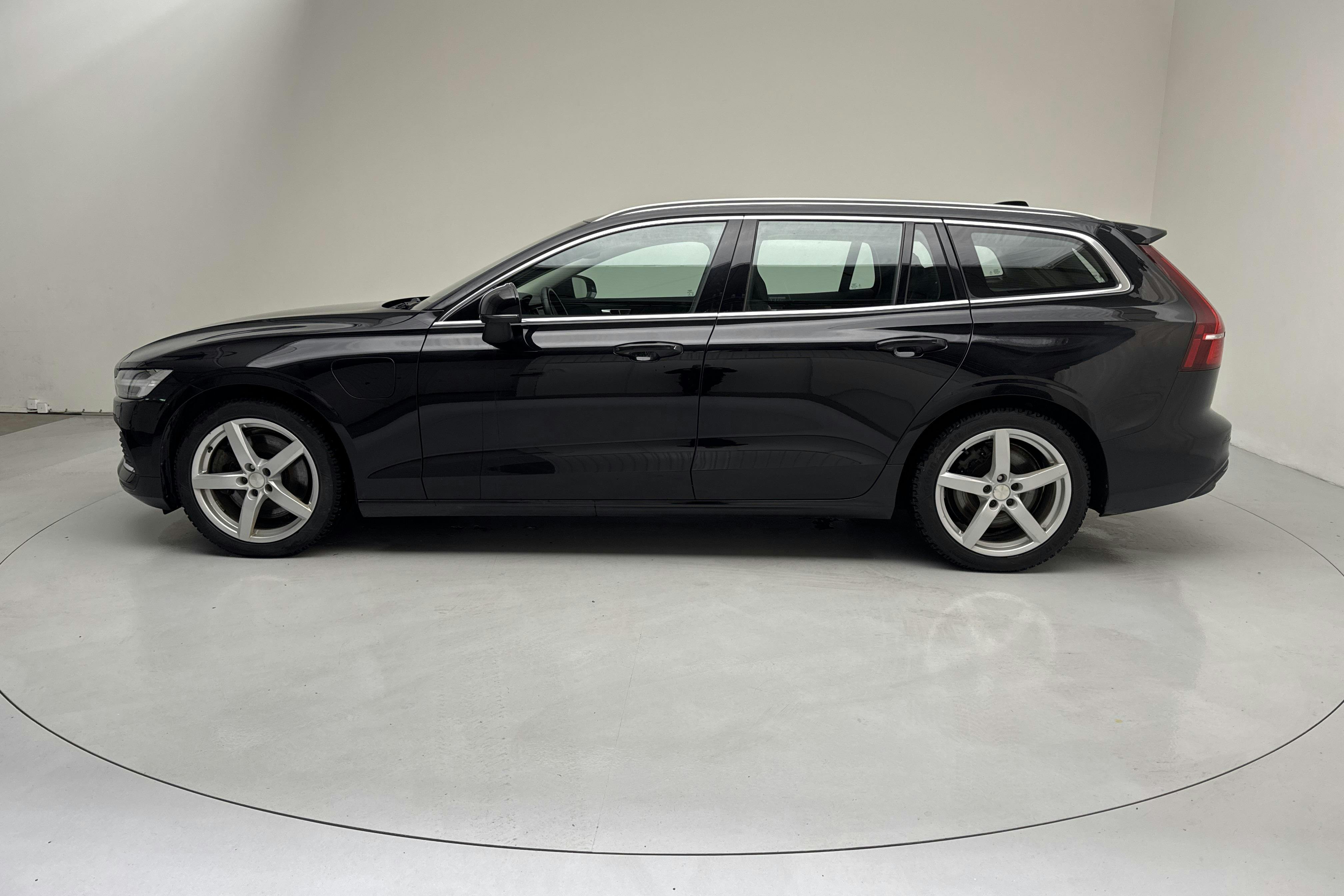 Presentation photo 2 of 16: Volvo V60 T6 AWD Recharge (350hk) - 96 370 km - Automatic - black - 2023