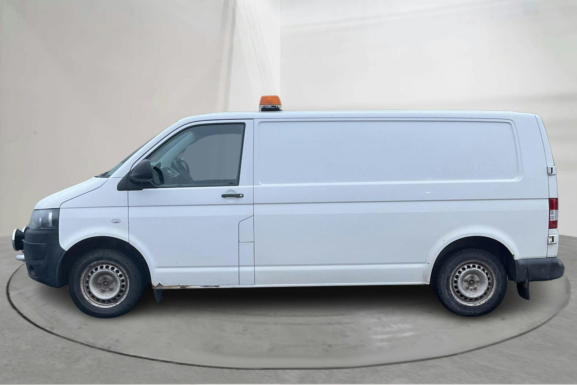 Presentationsfoto 2 av 12: VW Transporter T5 2.0 TDI 4MOTION (140hk) - 16 810 mil - Manuell - vit - 2015
