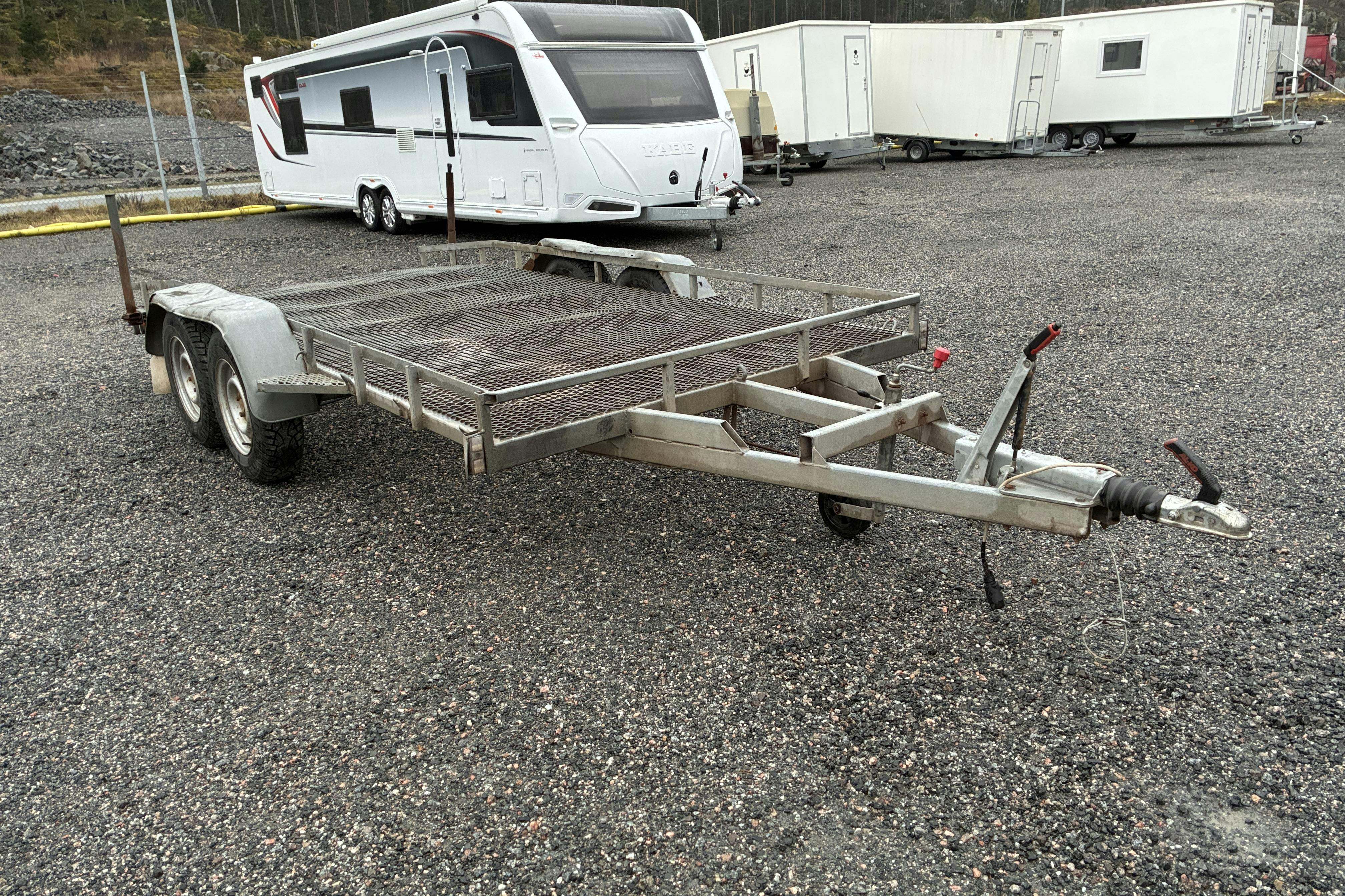 Präsentationsfoto 2 von 35: CO SLÄPET 2500 SPEC CO SLÄPET 2500 SPEC - 0 Kilometer - Light Grey - 2003