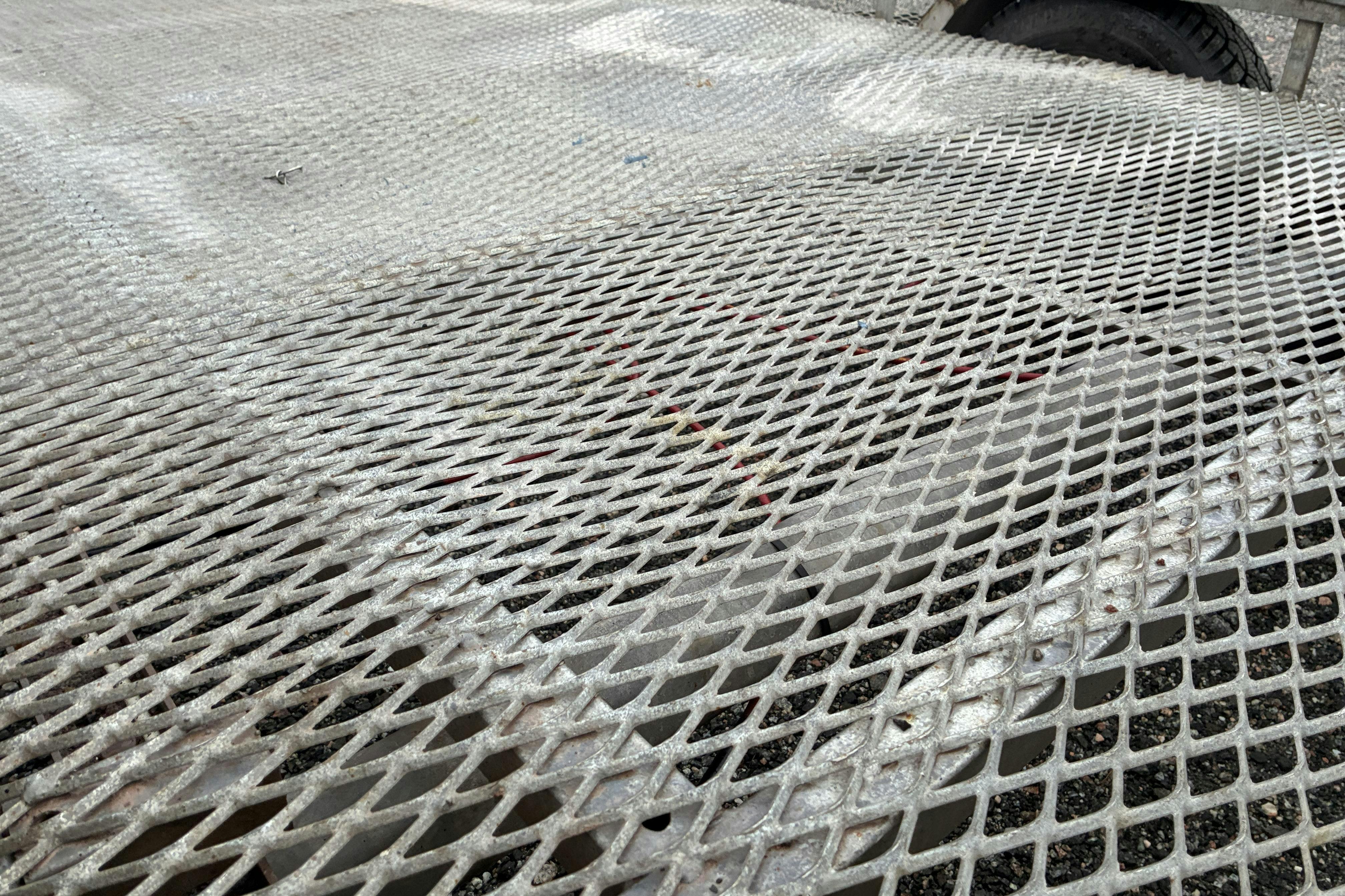 Präsentationsfoto 35 von 35: CO SLÄPET 2500 SPEC CO SLÄPET 2500 SPEC - 0 Kilometer - Light Grey - 2003