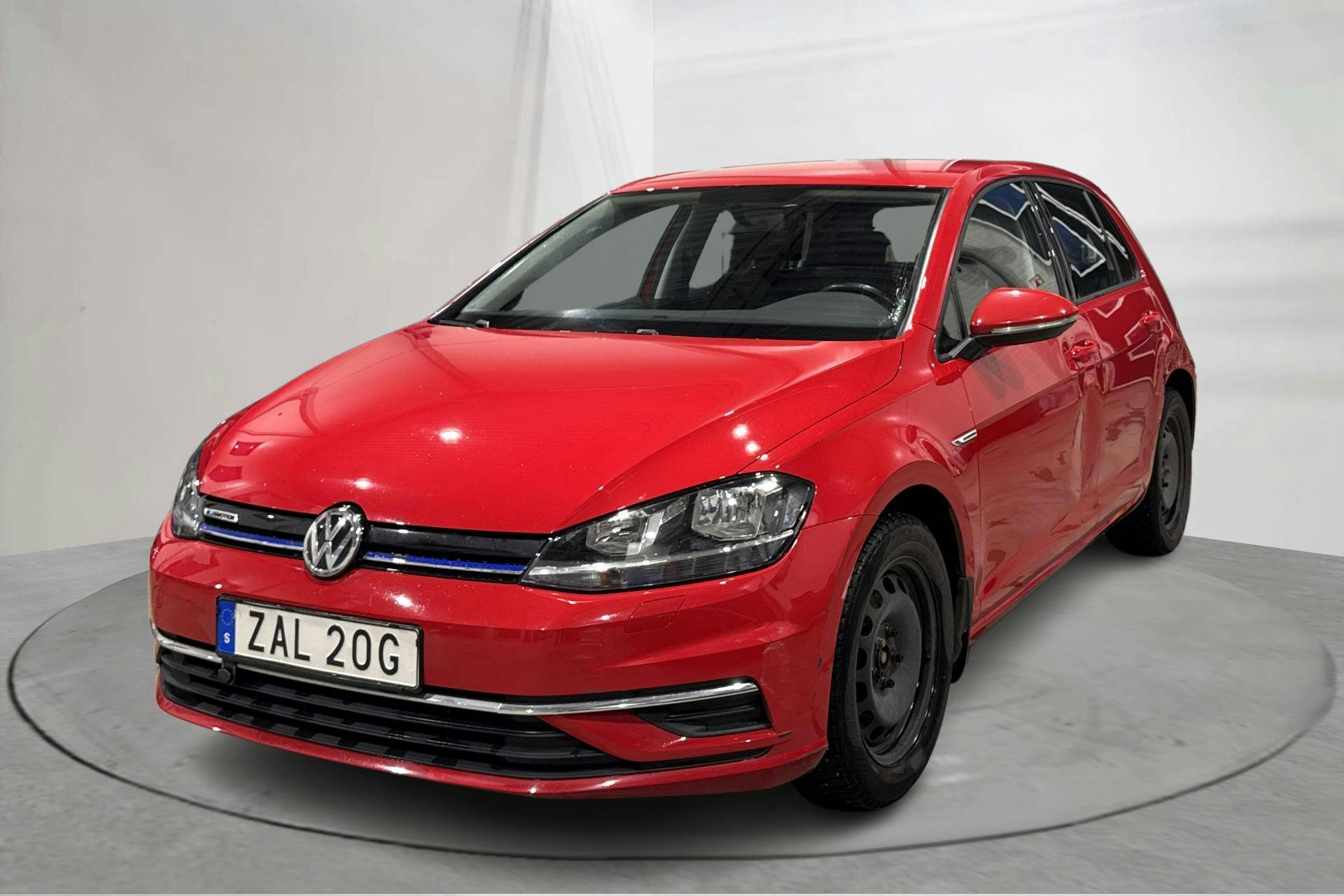 Presentation photo 1 of 13: VW Golf VII 1.5 TGI 5dr (130hk) - 58 300 km - Manual - red - 2019