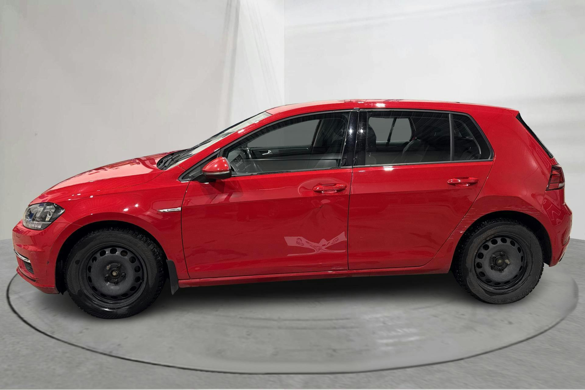 Presentation photo 2 of 13: VW Golf VII 1.5 TGI 5dr (130hk) - 58 300 km - Manual - red - 2019