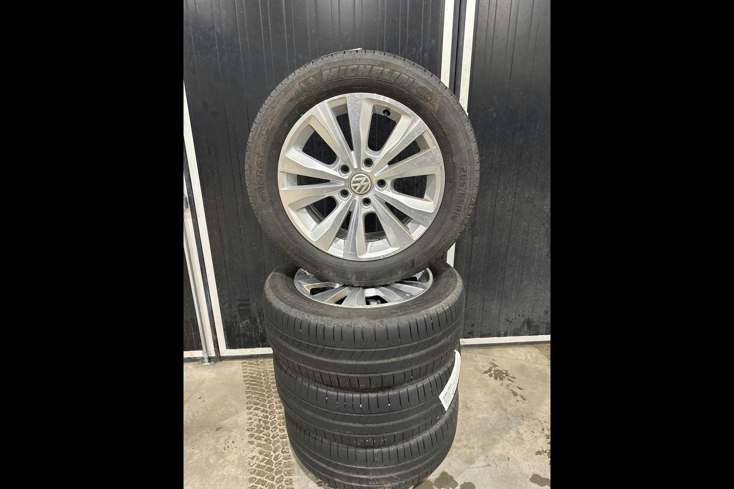 Presentation photo 13 of 13: VW Golf VII 1.5 TGI 5dr (130hk) - 58 300 km - Manual - red - 2019