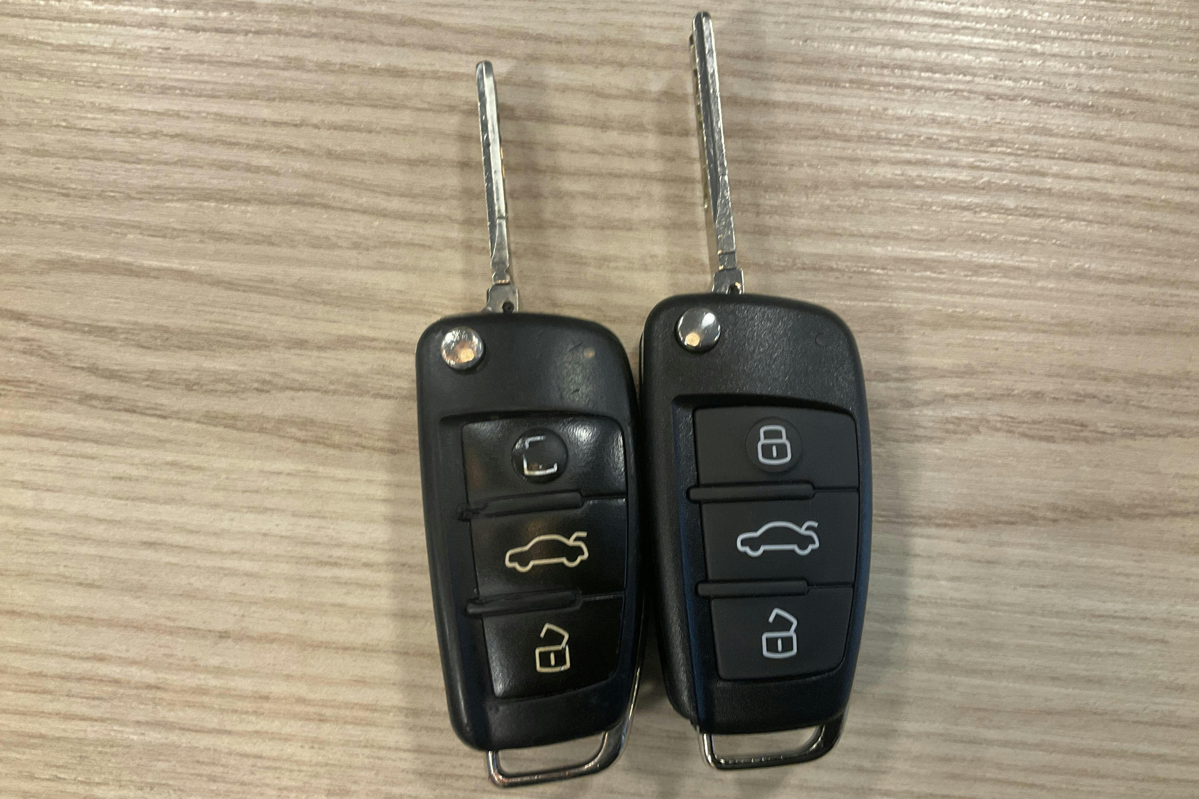 Presentation photo 11 of 11: Audi A3 1.9 TDI e-power Sportback (105hk) - 207 540 km - Manual - red - 2010