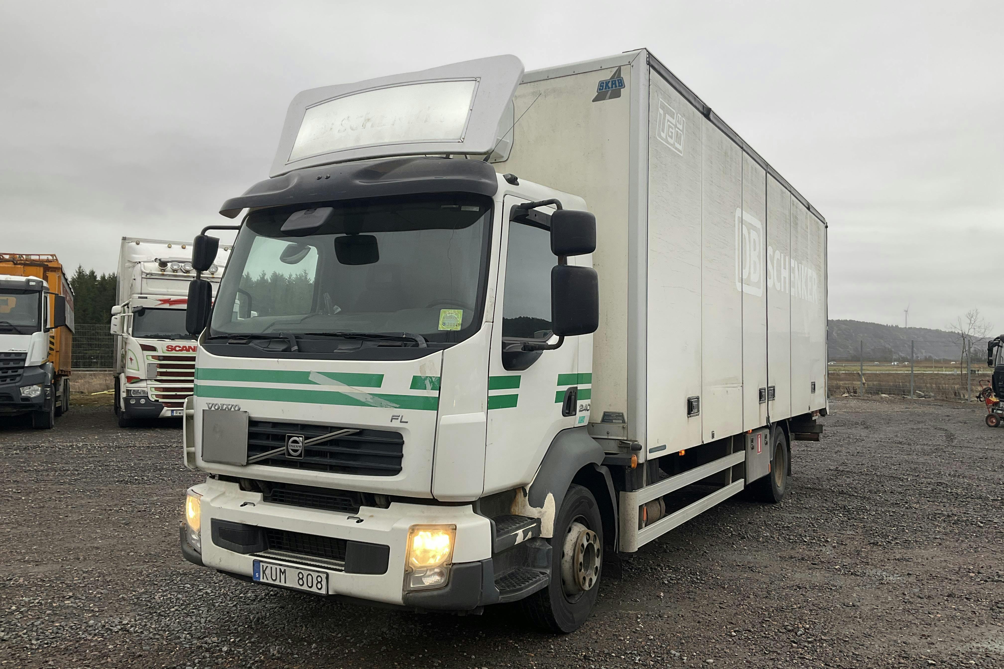 Presentationsfoto 1 av 40: Volvo FL240 - 257 072 km - Automat - vit - 2011