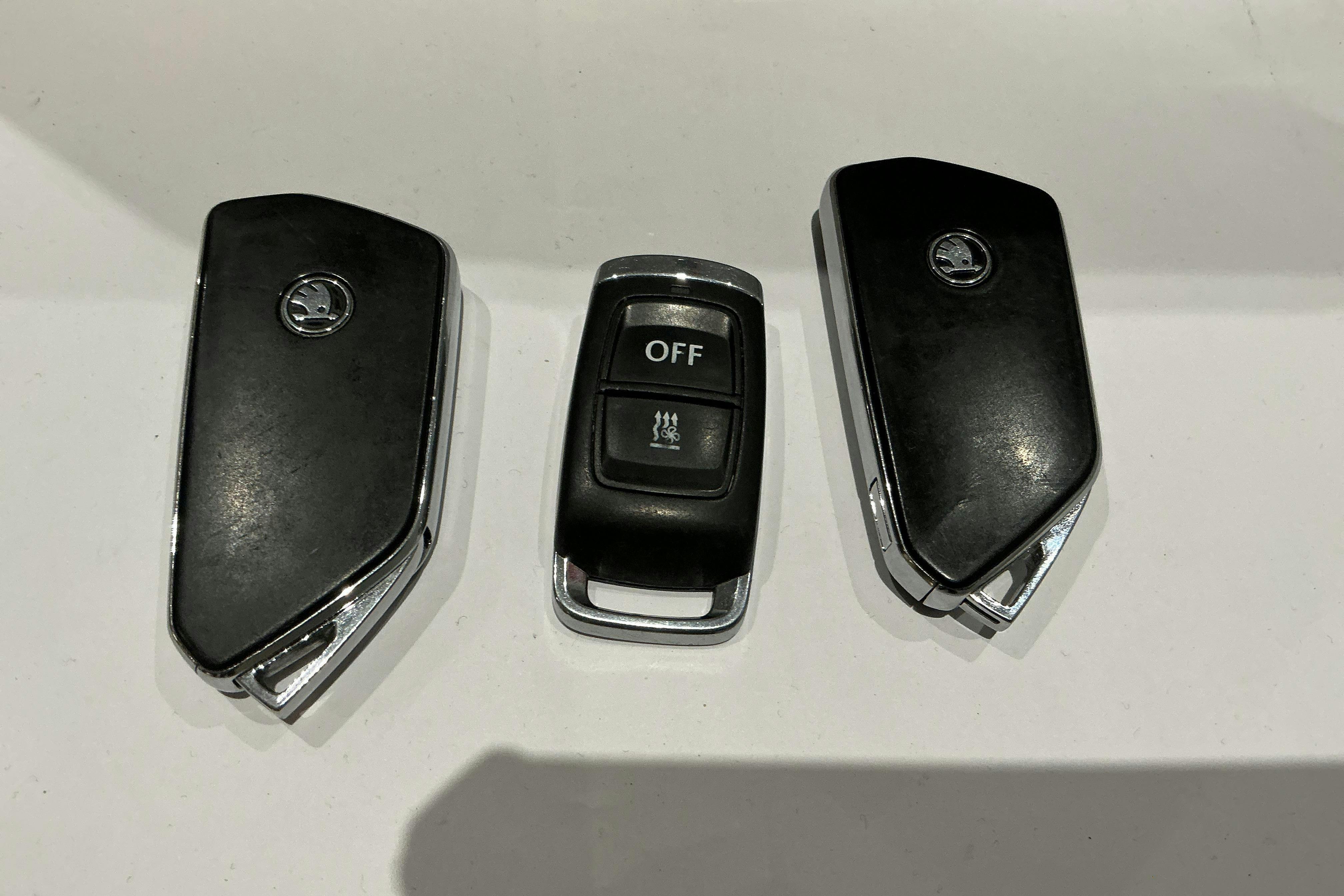 Presentationsfoto 16 av 16: Skoda Octavia 2.0 TDI Combi (150hk) - 16 379 mil - Automat - vit - 2020