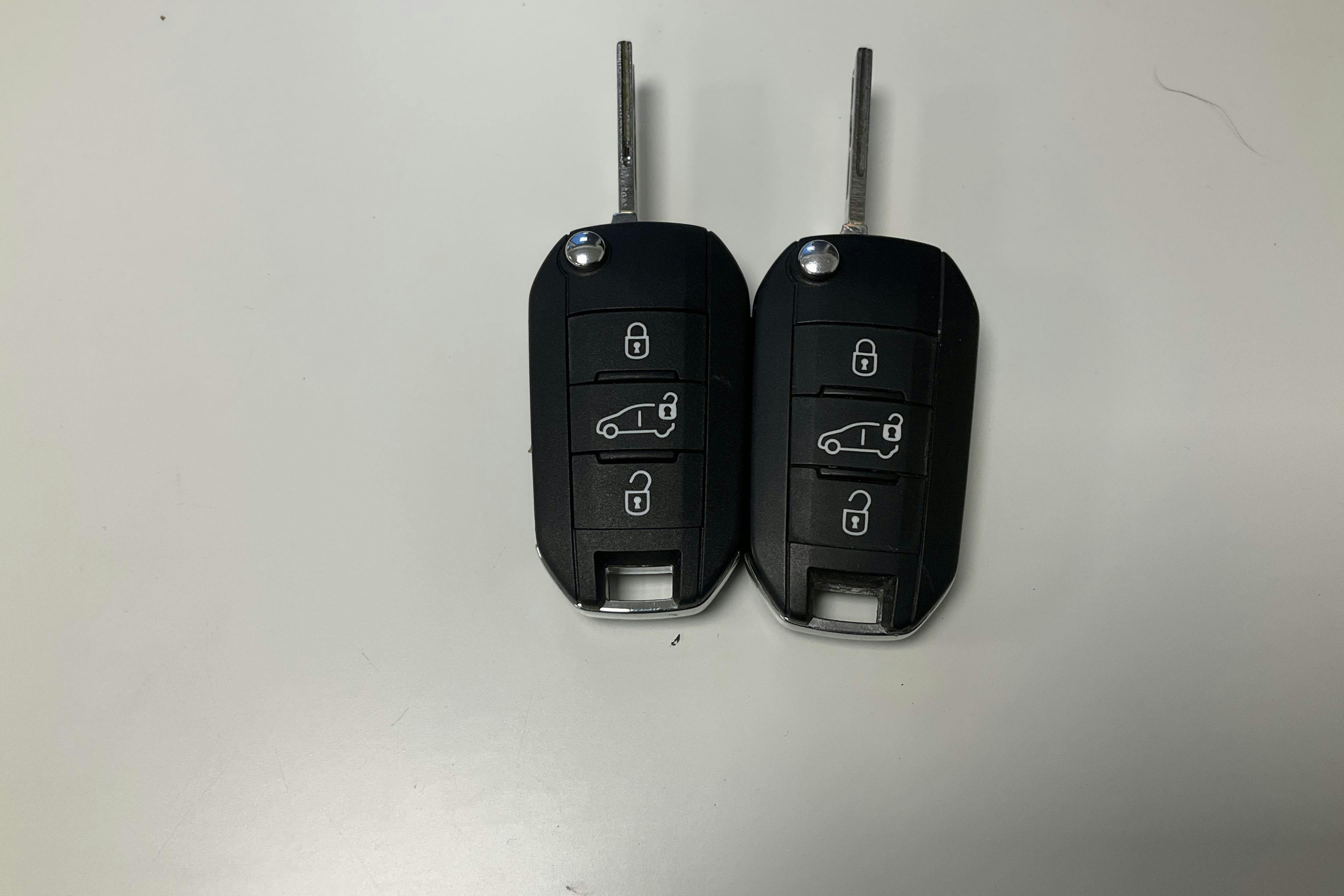 Presentationsfoto 15 av 15: Peugeot e-Expert Skåp 75kWh (136hk) - 2 227 mil - Automat - vit - 2023