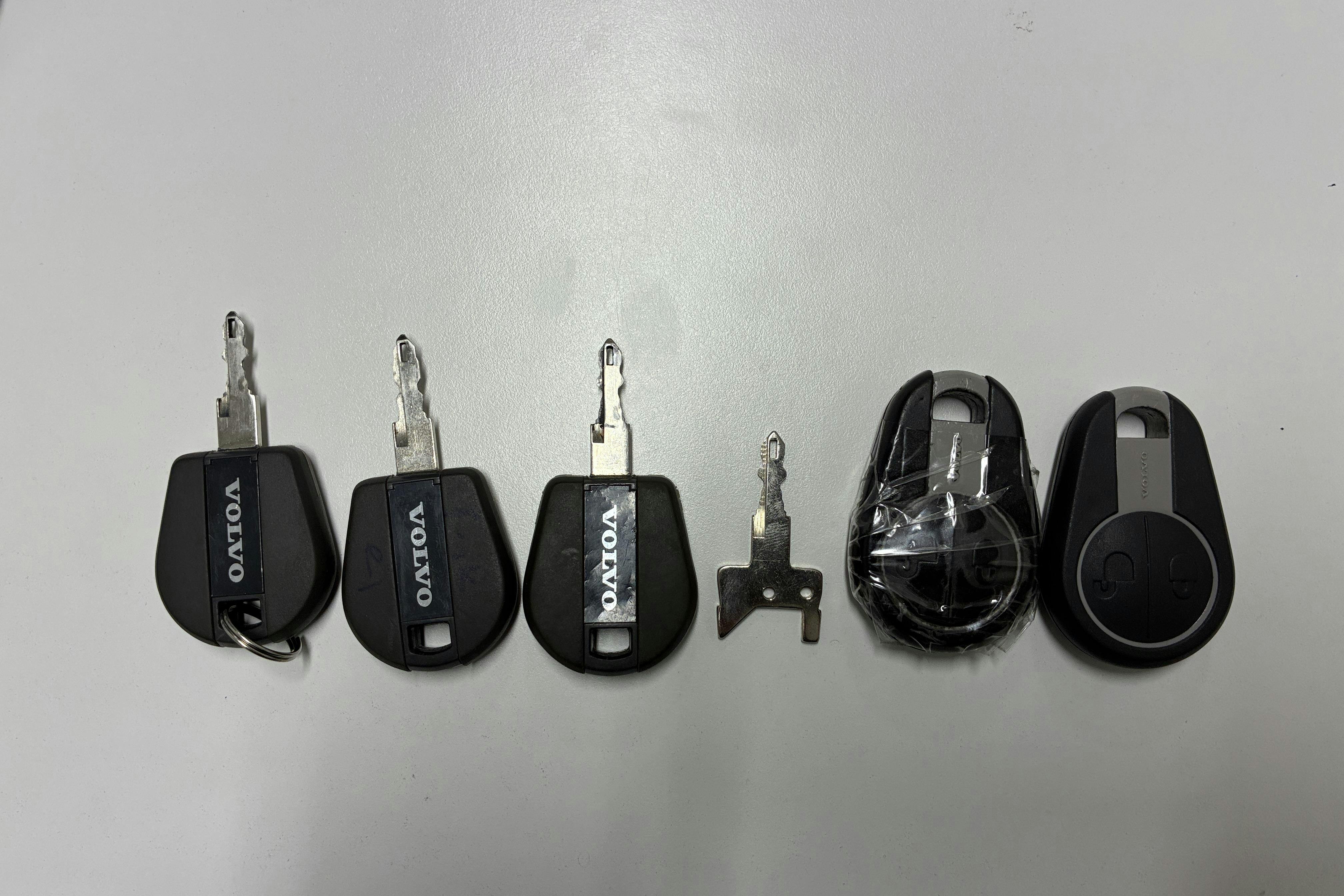 Esittelykuva 131 osoitteesta 131: VOLVO FE280 - 259 502 km - Automaattinen - valkoinen - 2016