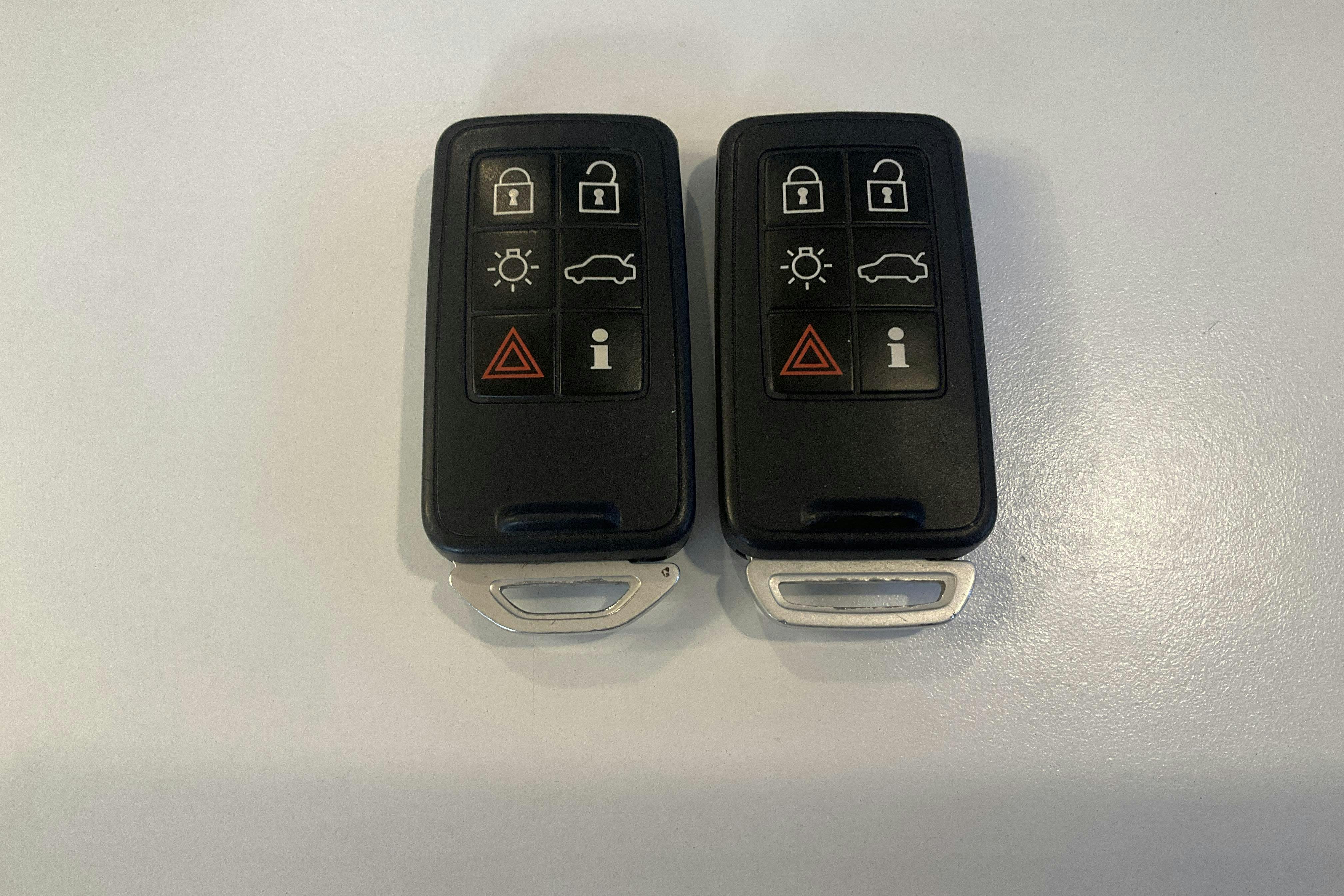 Presentationsfoto 19 av 19: Volvo XC60 D4 2WD (181hk) - 18 507 mil - Manuell - blå - 2014