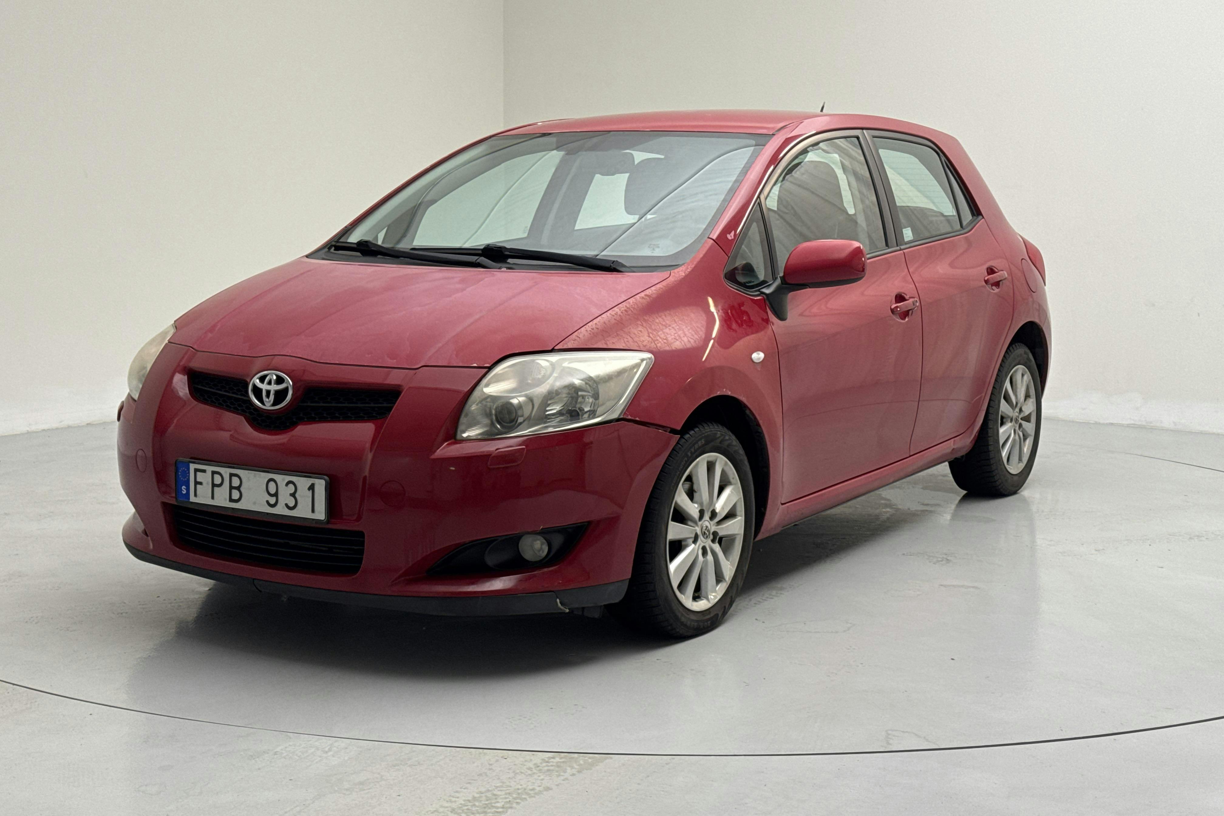 Esittelykuva 1 osoitteesta 11: Toyota Auris 1.6 VVT-i 5dr (124hk) - 135 460 km - Manuaalinen - punainen - 2007
