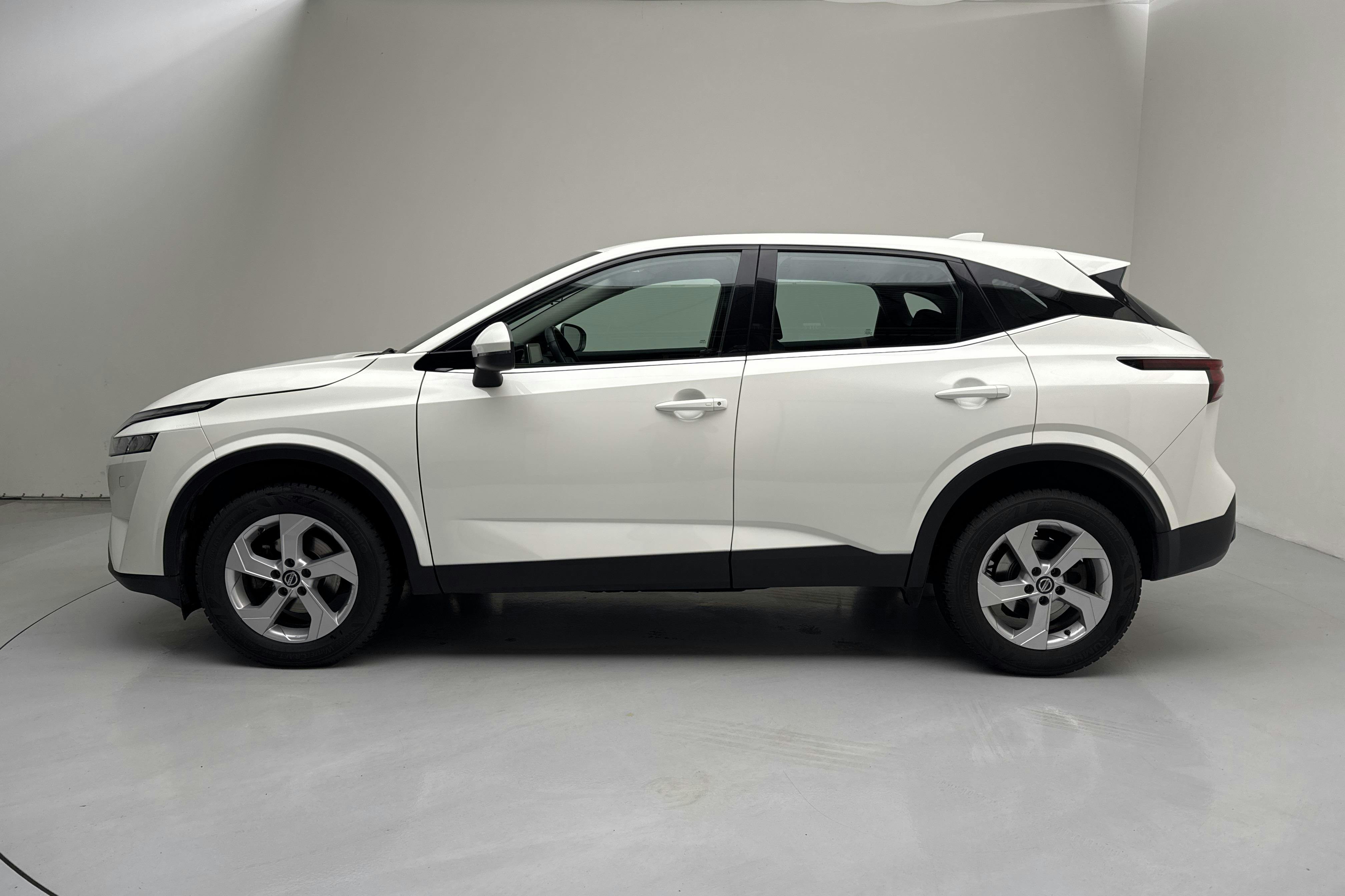 Presentation photo 2 of 12: Nissan Qashqai 1.3 MHEV (158hk) - 60 400 km - Automatic - white - 2022
