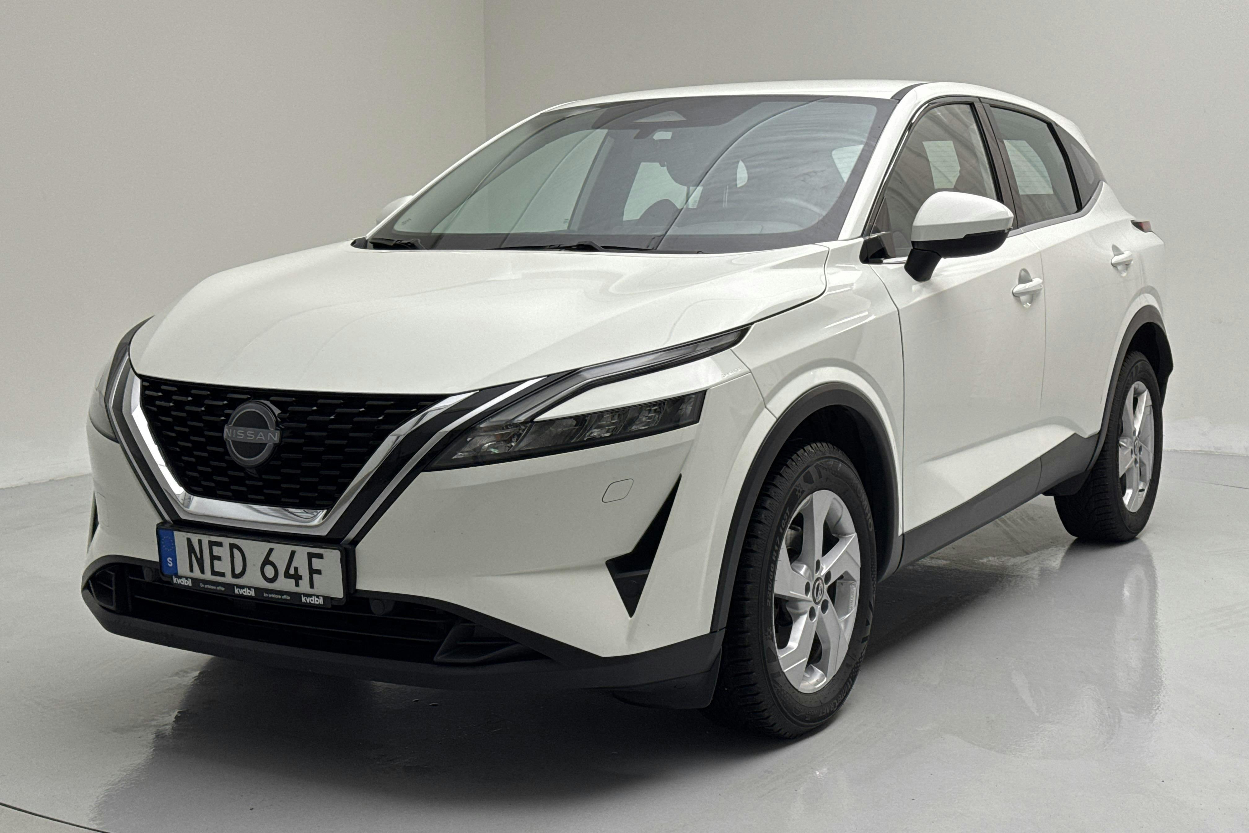 Presentation photo 1 of 12: Nissan Qashqai 1.3 MHEV (158hk) - 60 400 km - Automatic - white - 2022