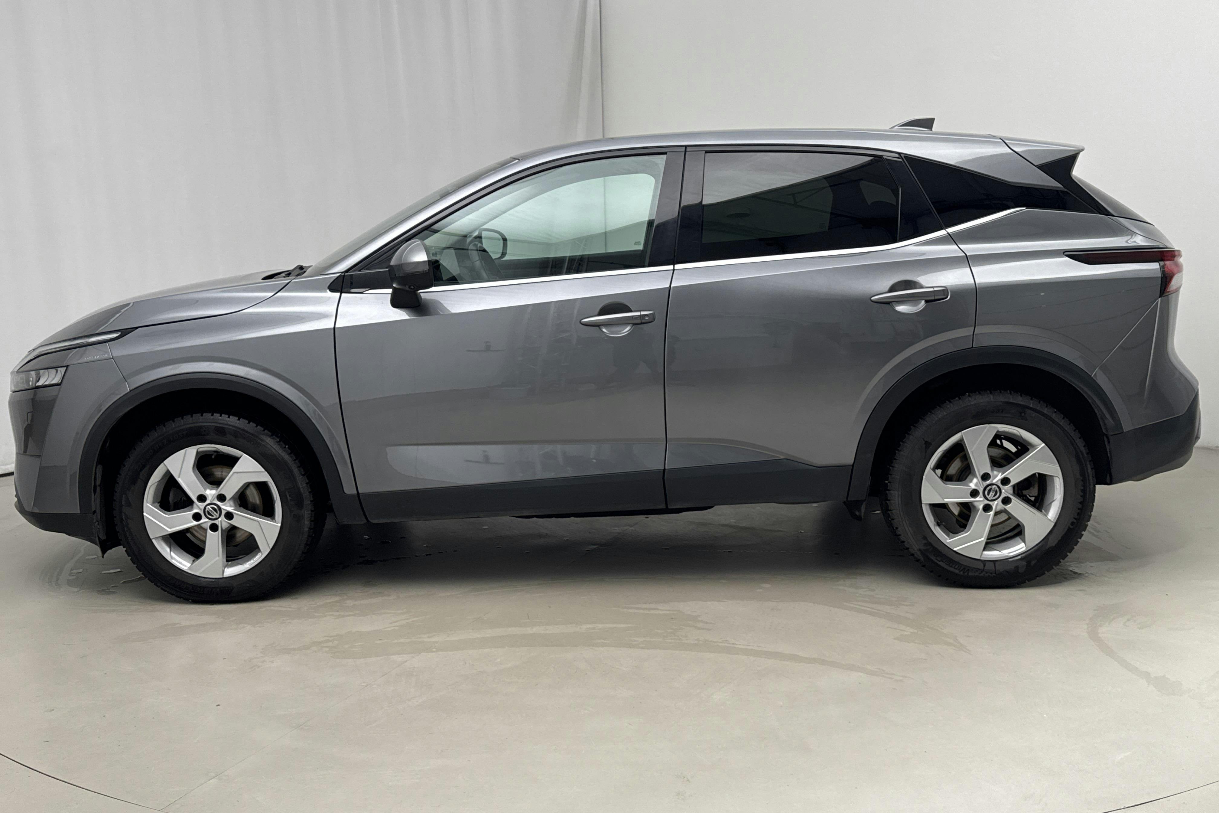 Presentation photo 2 of 15: Nissan Qashqai 1.3 MHEV (158hk) - 21 130 km - Automatic - gray - 2022