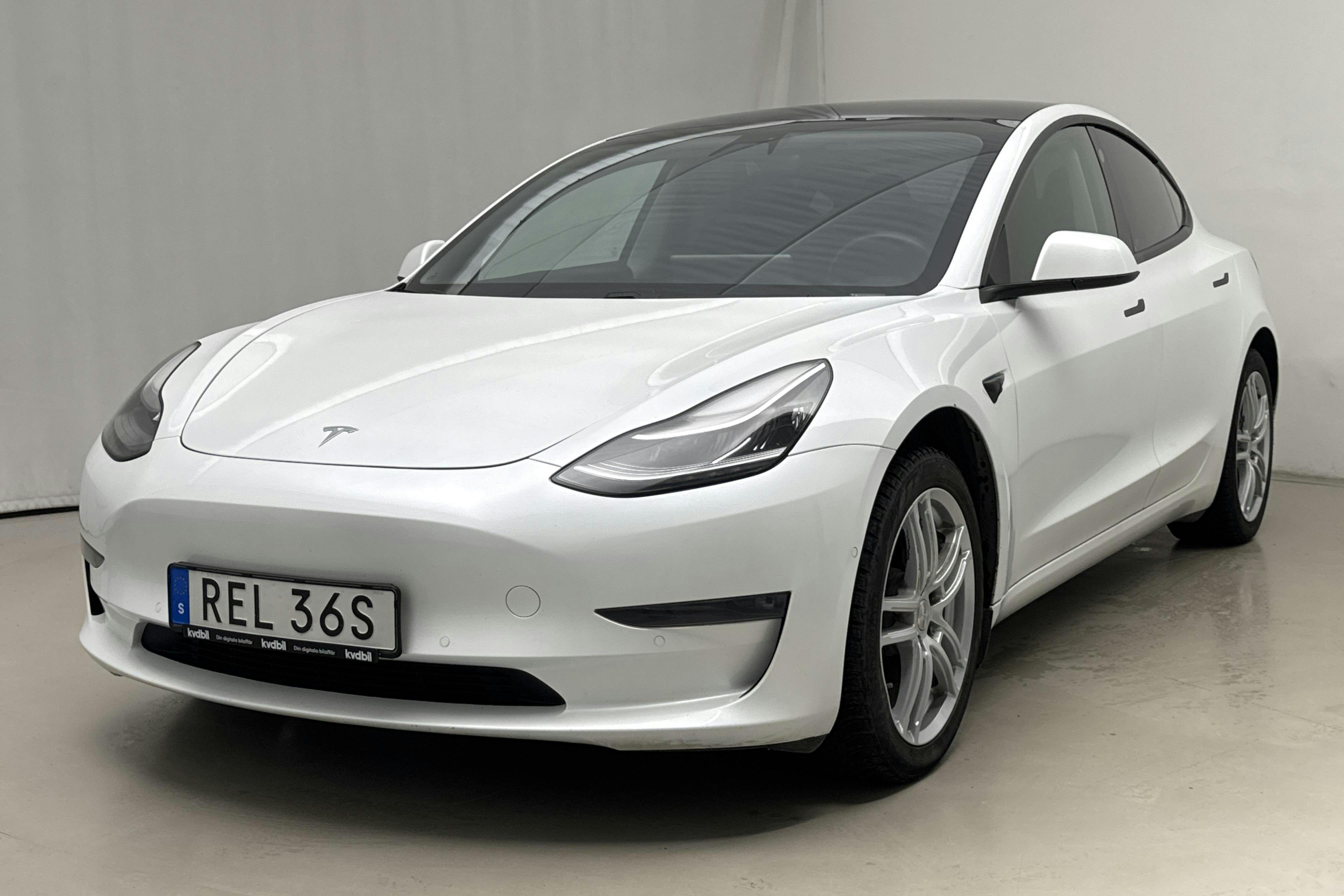 Presentation photo 1 of 22: Tesla Model 3 Long Range Dual Motor AWD - 124 900 km - Automatic - white - 2020