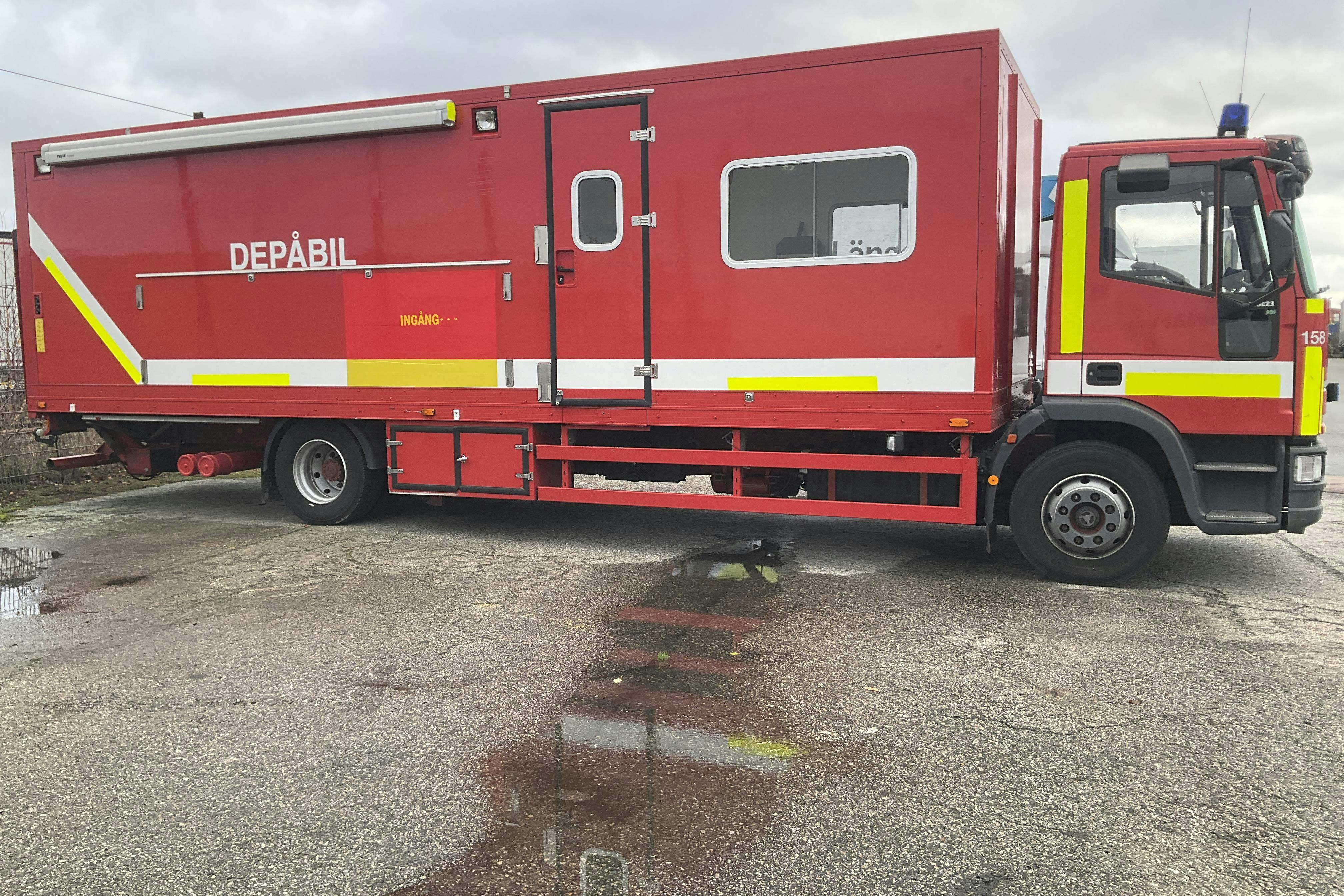 Presentationsfoto 2 av 16: Iveco EuroCargo 120E23 - 294 699 km - Automat - röd - 1999