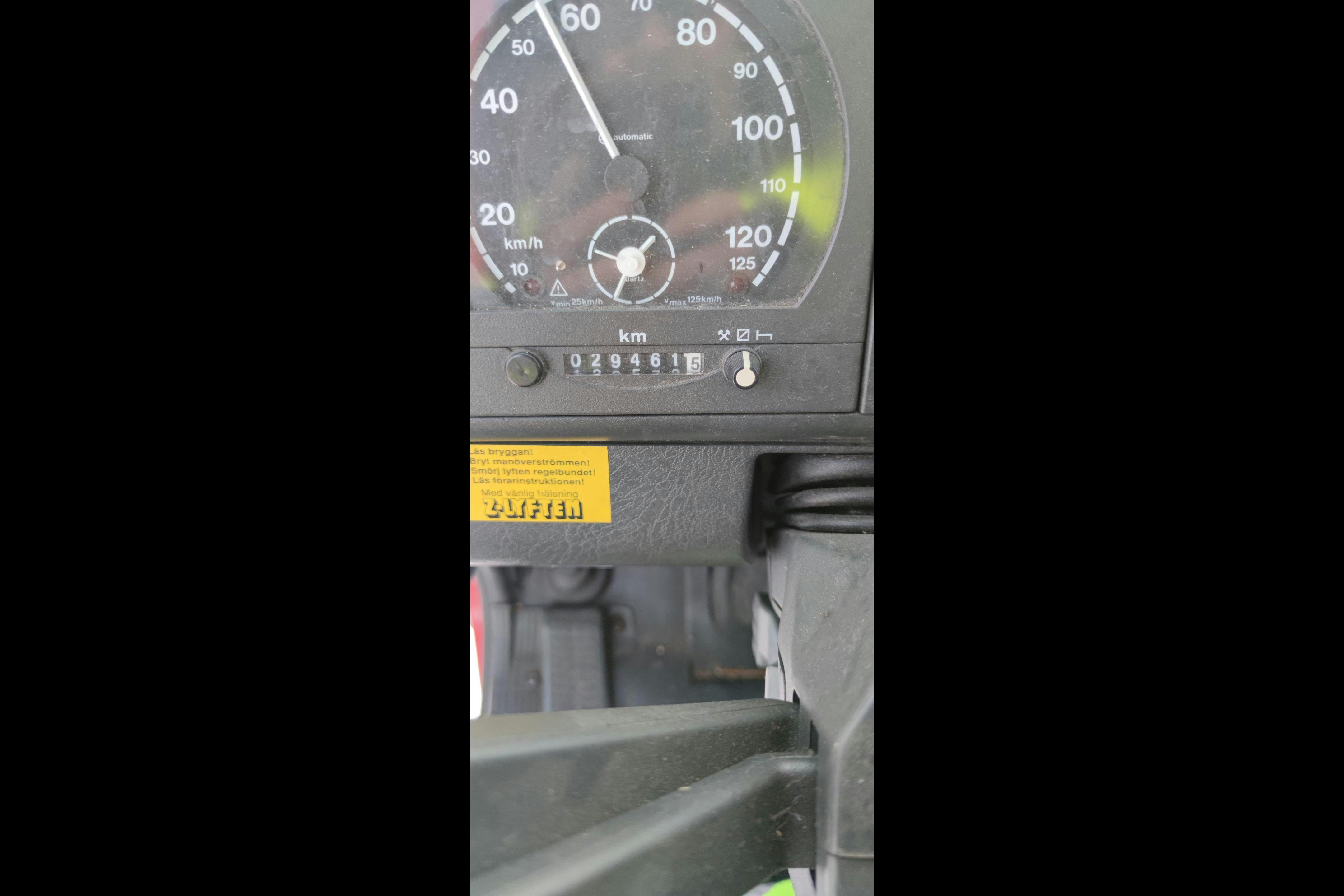 Presentationsfoto 16 av 16: Iveco EuroCargo 120E23 - 294 699 km - Automat - röd - 1999