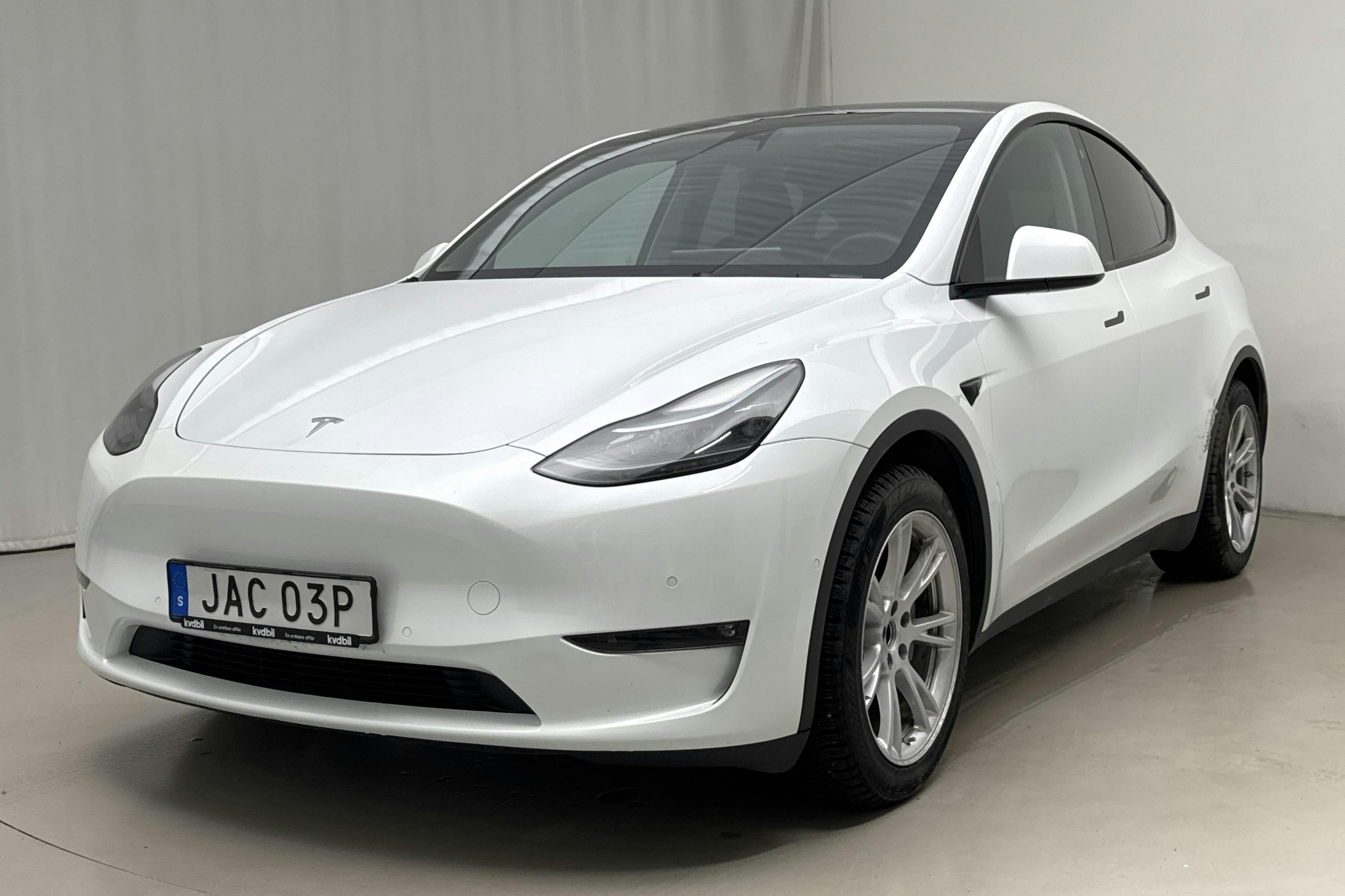 Presentation photo 1 of 23: Tesla Model Y Long Range Dual Motor AWD - 76 060 km - Automatic - white - 2022