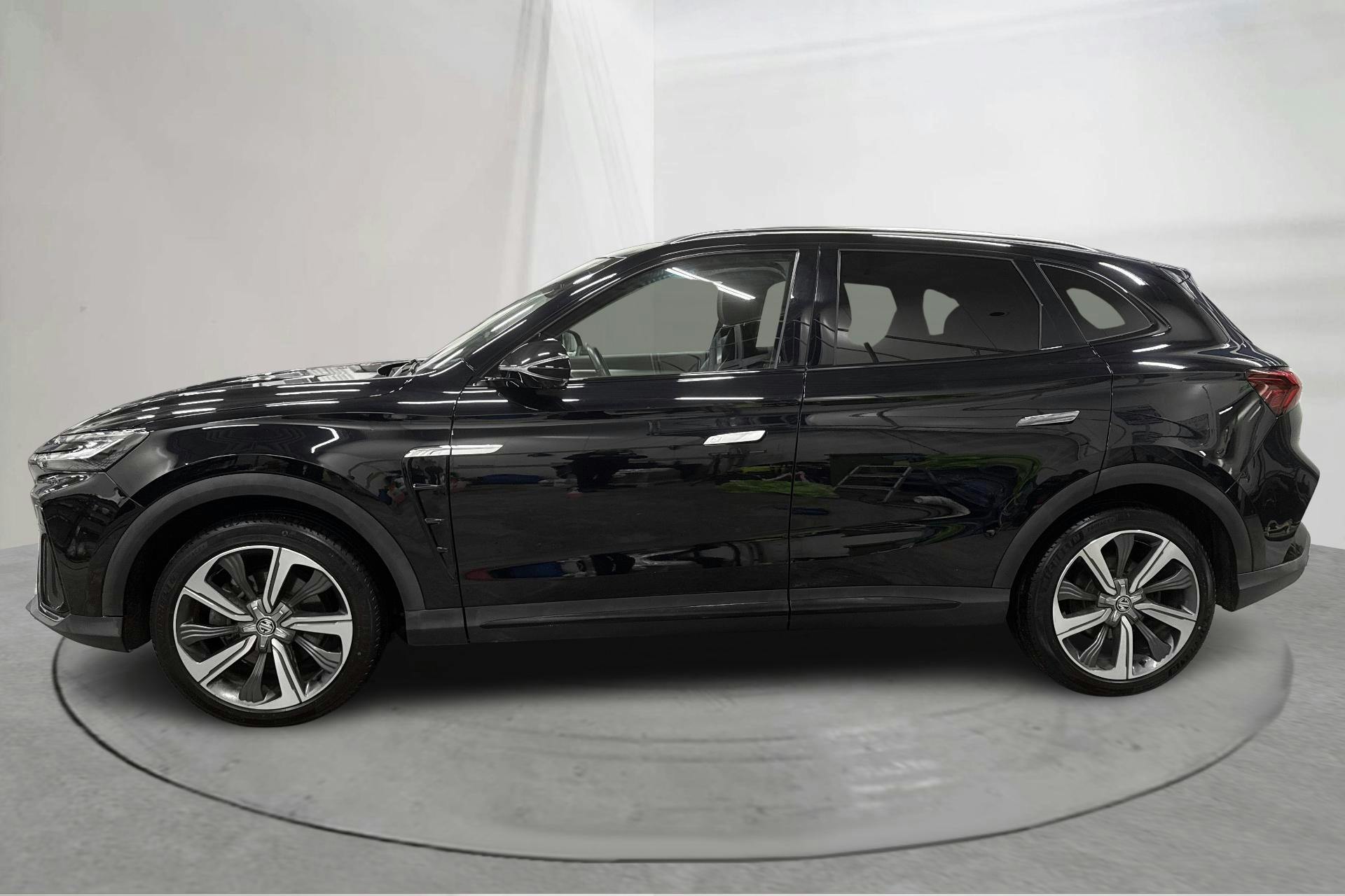 Presentationsfoto 2 av 19: MG Marvel R AWD (288hk) - 4 123 mil - Automat - svart - 2022