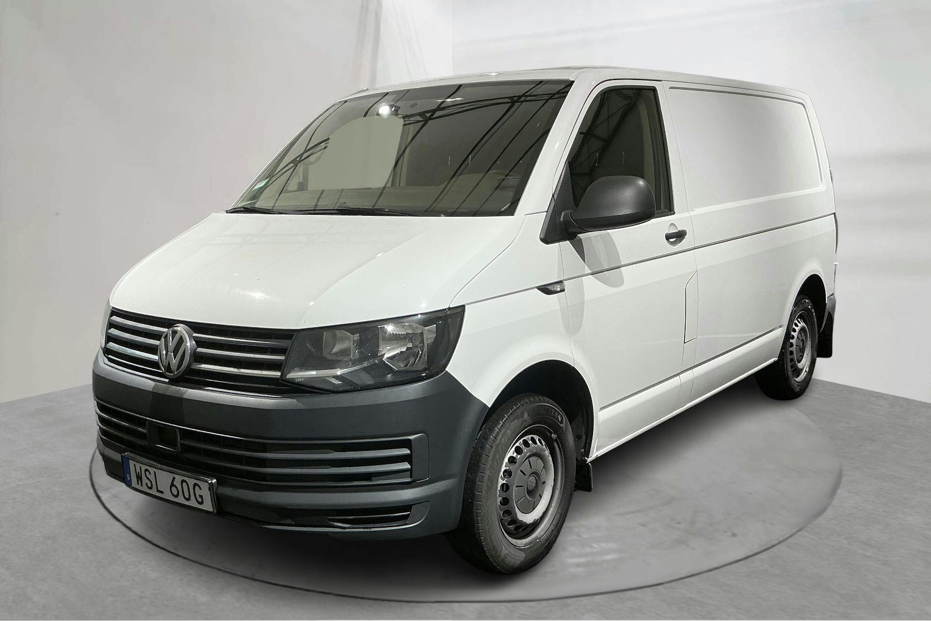 Presentationsfoto 1 av 13: VW Transporter T6 2.0 TDI BMT Skåp (150hk) - 16 653 mil - Automat - vit - 2019
