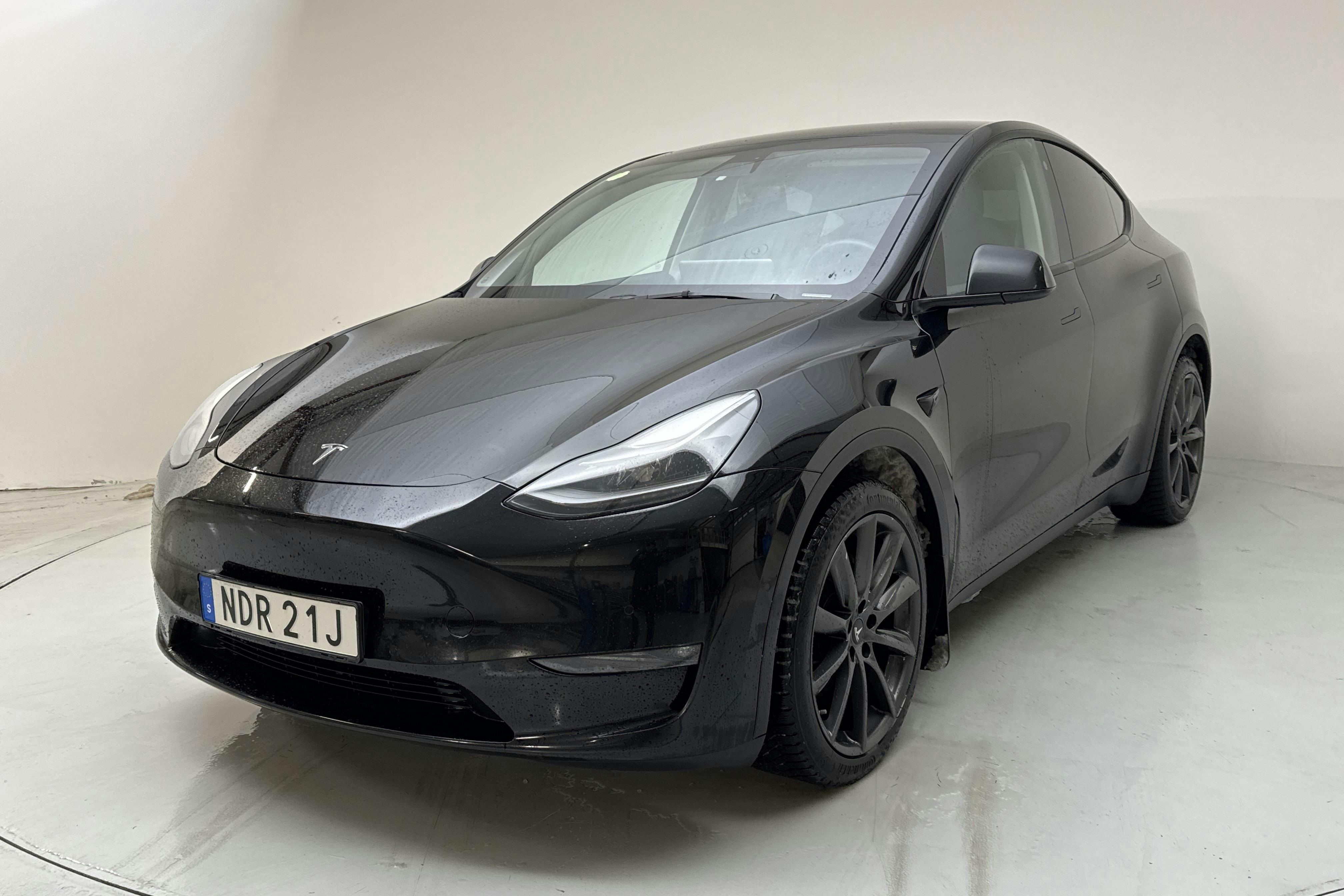 Presentationsfoto 1 av 20: Tesla Model Y Long Range Dual Motor AWD - 20 905 mil - Automat - svart - 2021