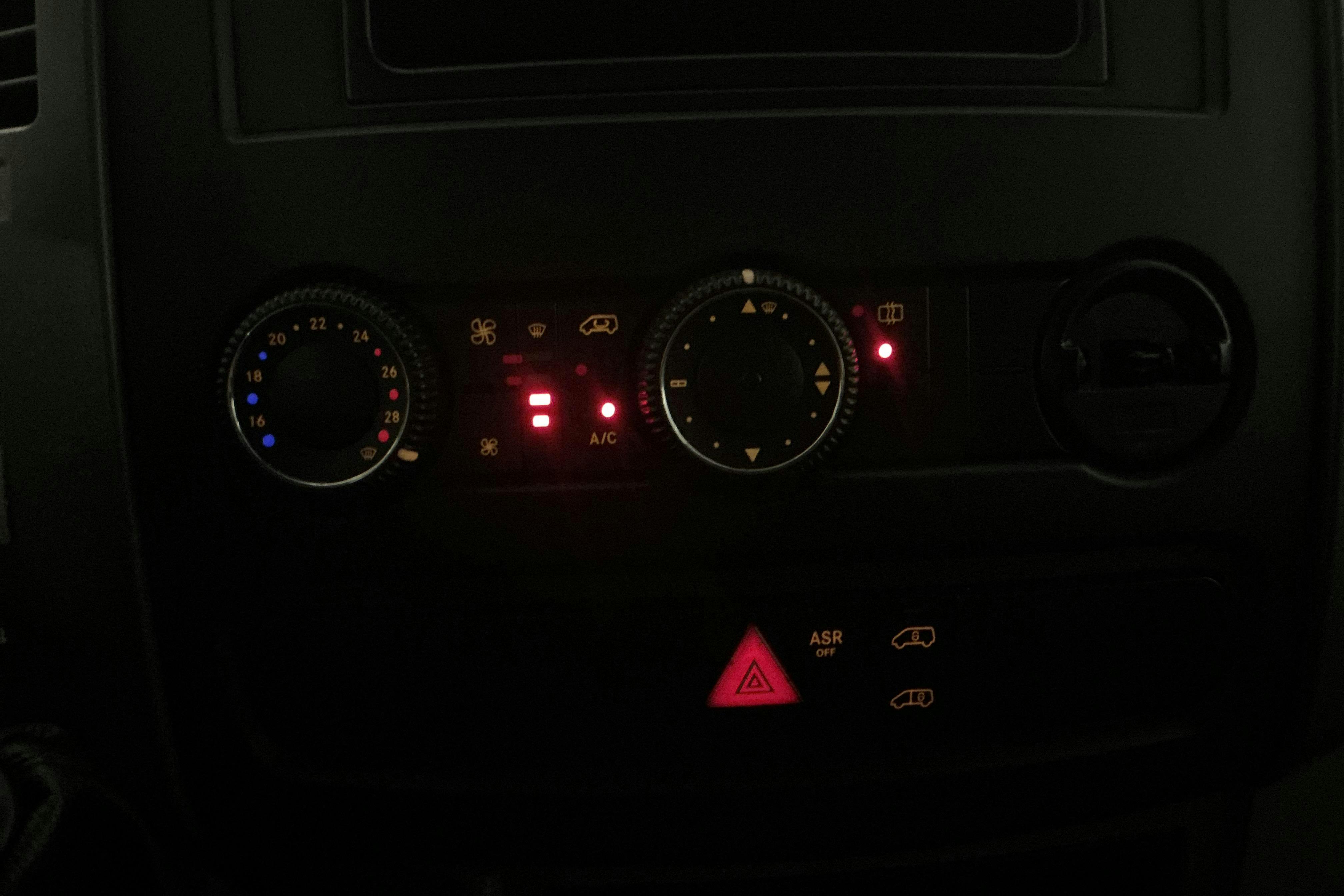 Presentationsfoto 14 av 14: Mercedes Sprinter 316 CDI 4x4 (163hk) - 35 561 mil - Manuell - vit - 2013