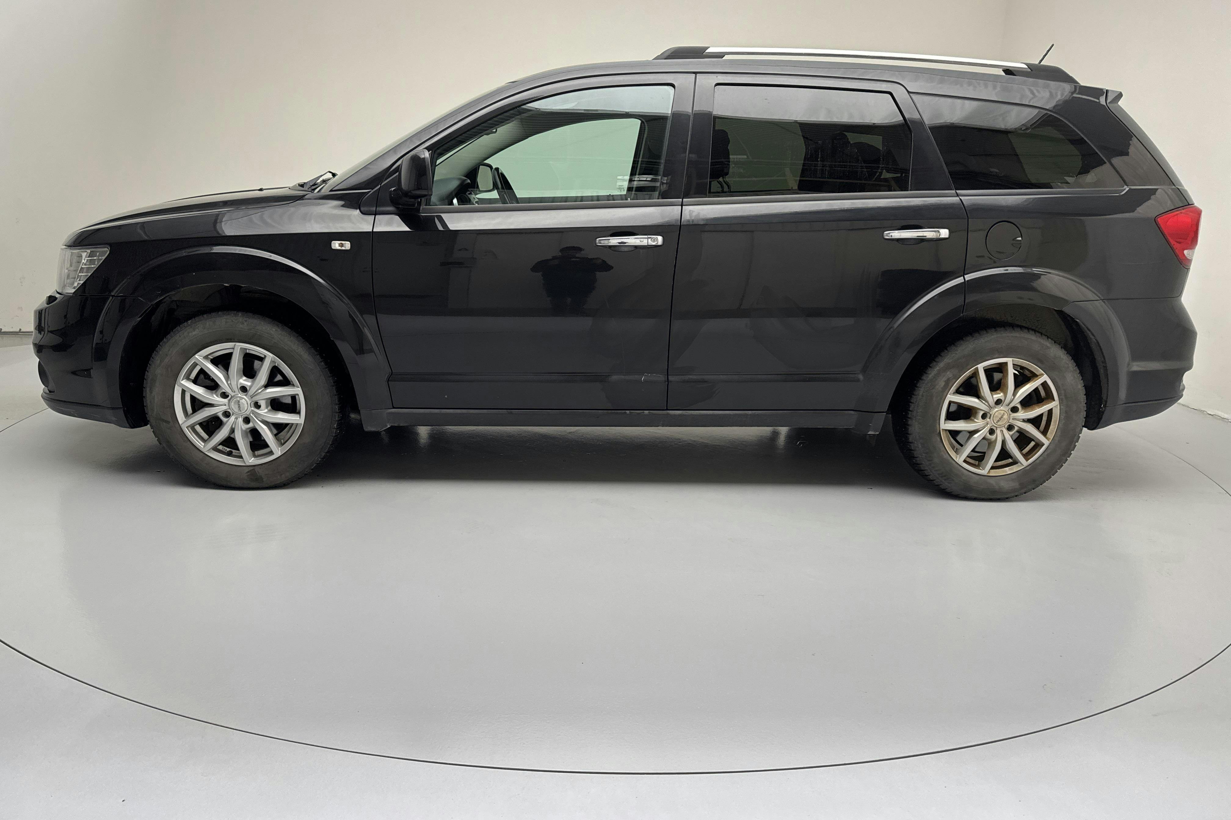 Presentation photo 2 of 16: Fiat Freemont 2.0 Multijet AWD (170hk) - 187 760 km - Automatic - black - 2014