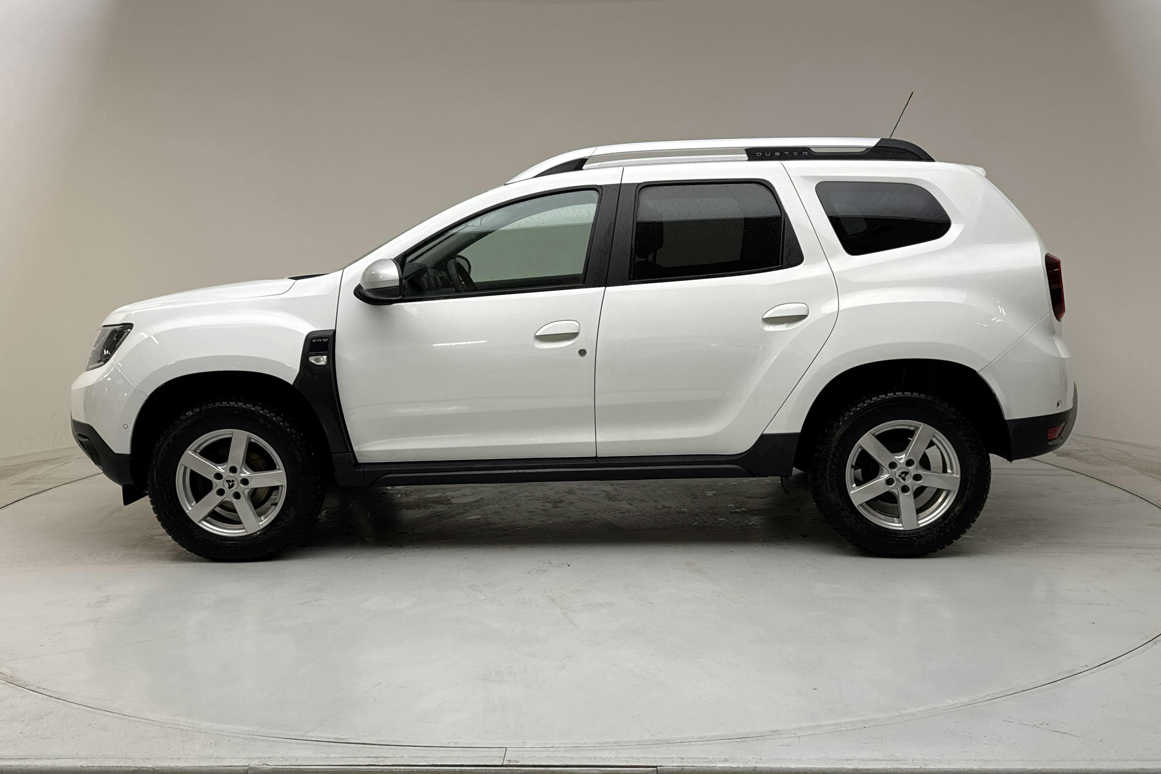 Presentationsfoto 2 av 14: Dacia Duster 1.5 dCi 4x4 (115hk) - 14 631 mil - Manuell - vit - 2020