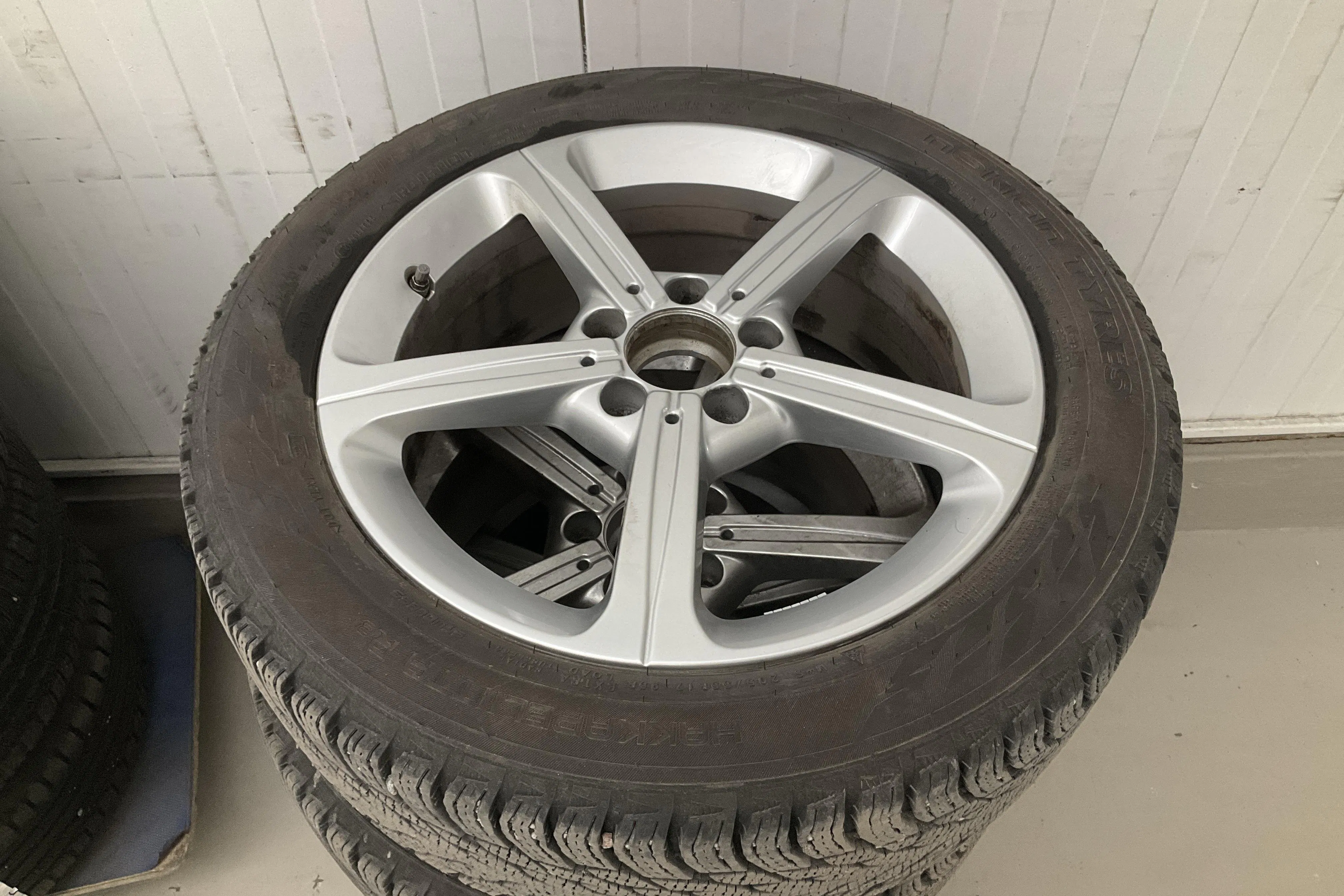 Presentationsfoto 15 av 15: Mercedes B 180 W247 (136hk) - 3 832 mil - Automat - röd - 2022