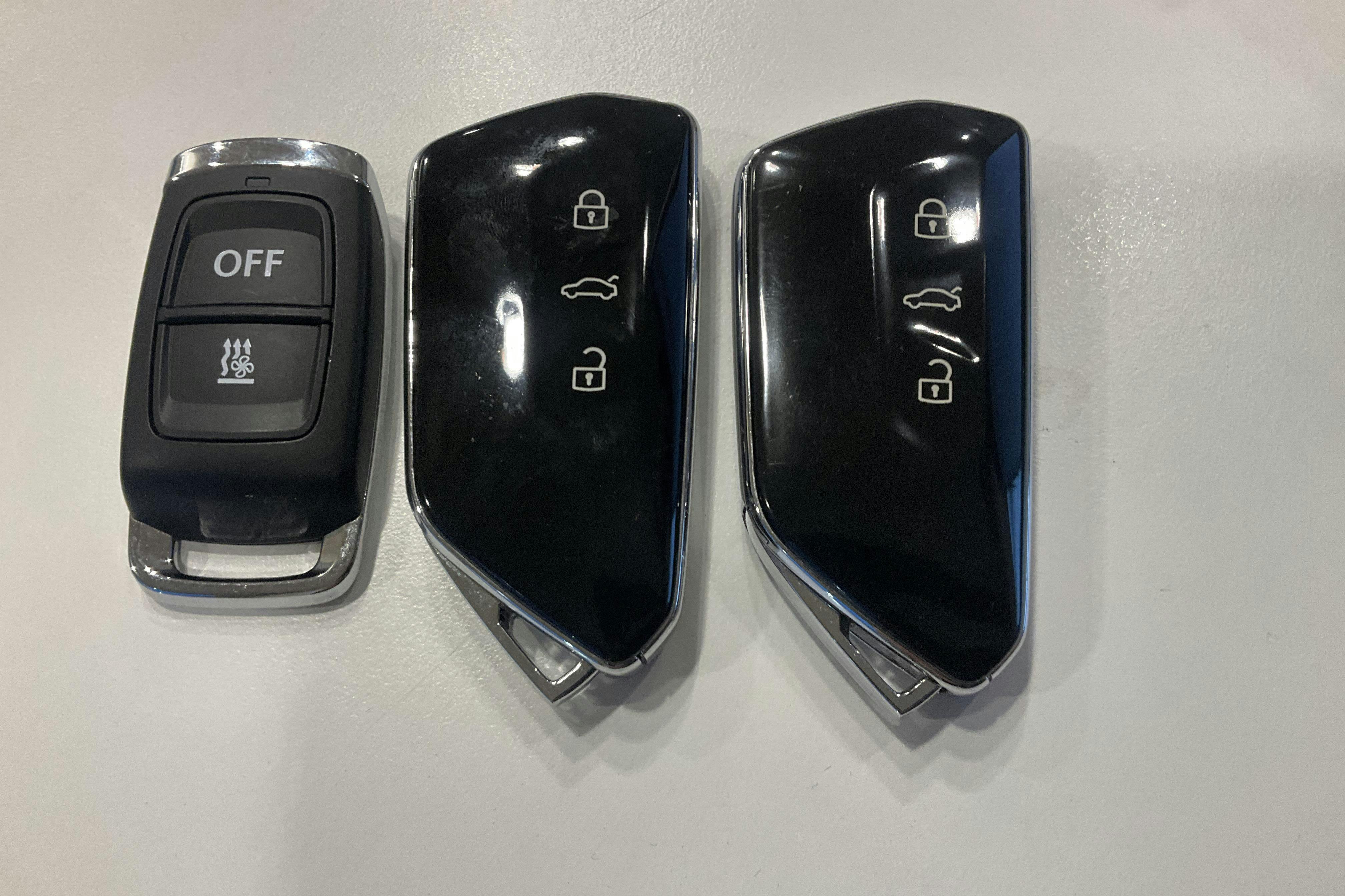 Presentationsfoto 15 av 15: VW Golf VIII 1.5 TGI Sportscombi (130hk) - 3 212 mil - Automat - vit - 2023