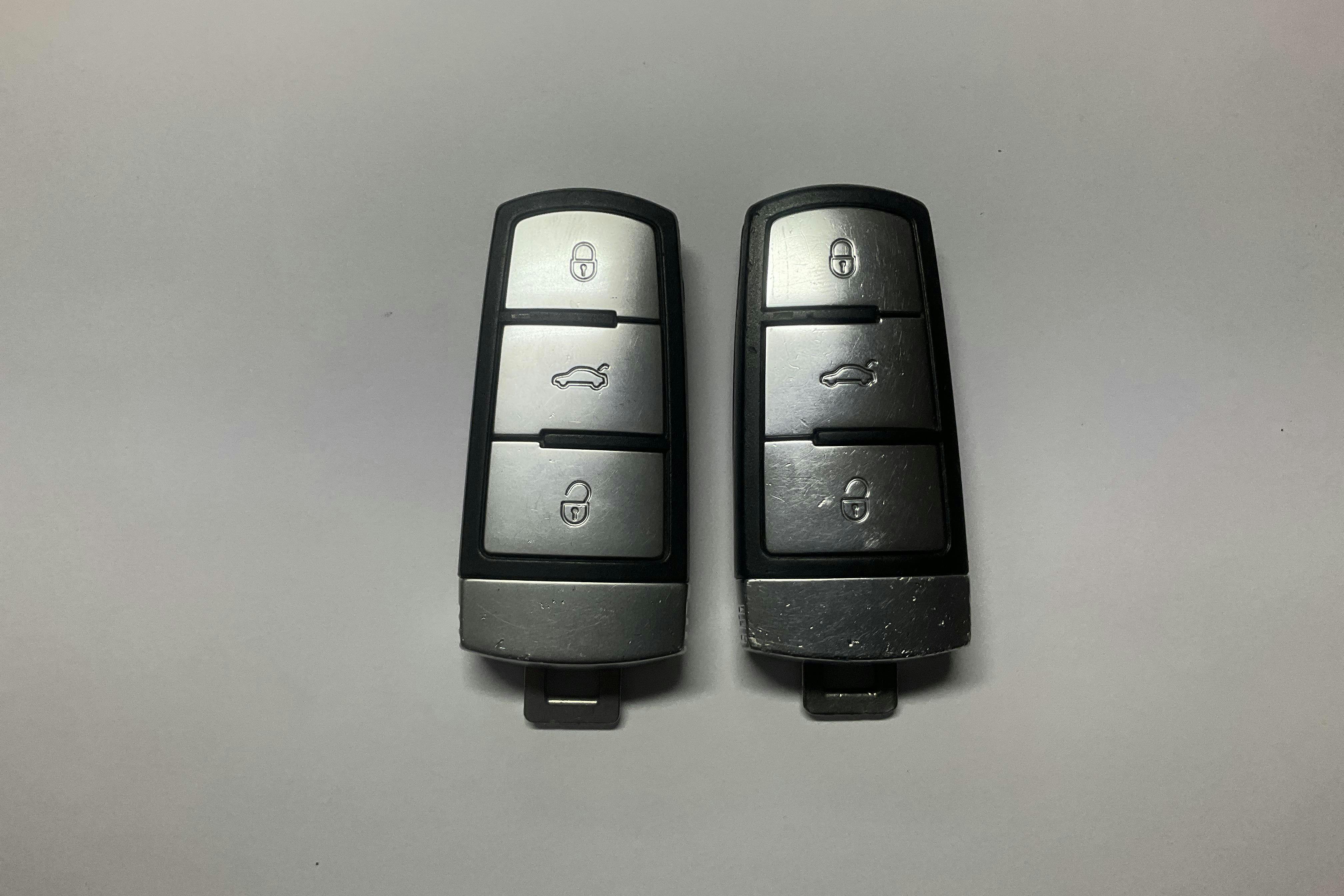 Presentationsfoto 16 av 16: VW Passat 1.4 TSI EcoFuel Variant (150hk) - 19 353 mil - Manuell - Dark Grey - 2012