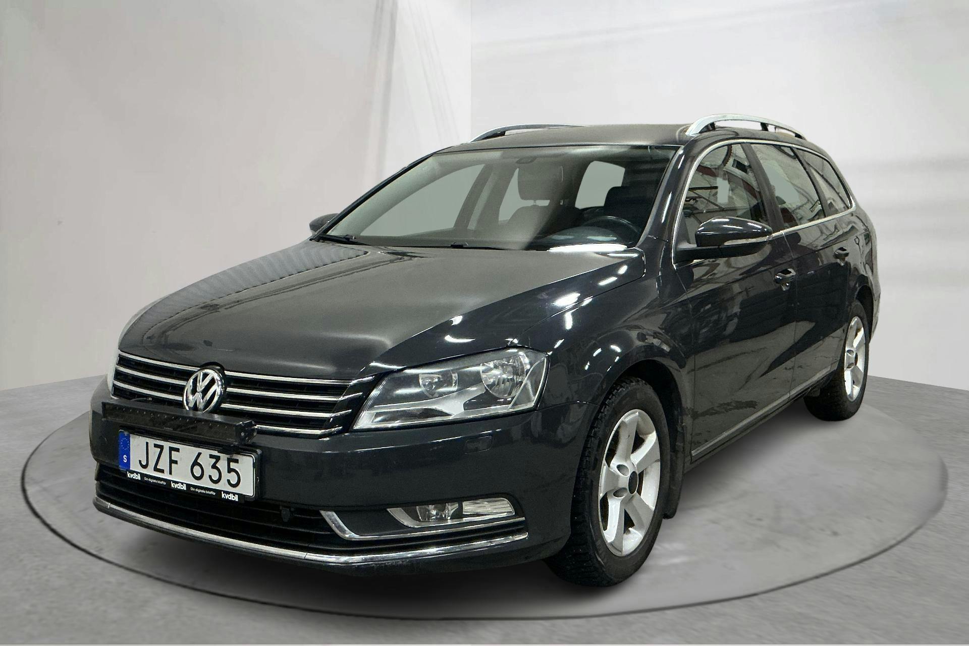 Presentationsfoto 1 av 16: VW Passat 1.4 TSI EcoFuel Variant (150hk) - 19 353 mil - Manuell - Dark Grey - 2012