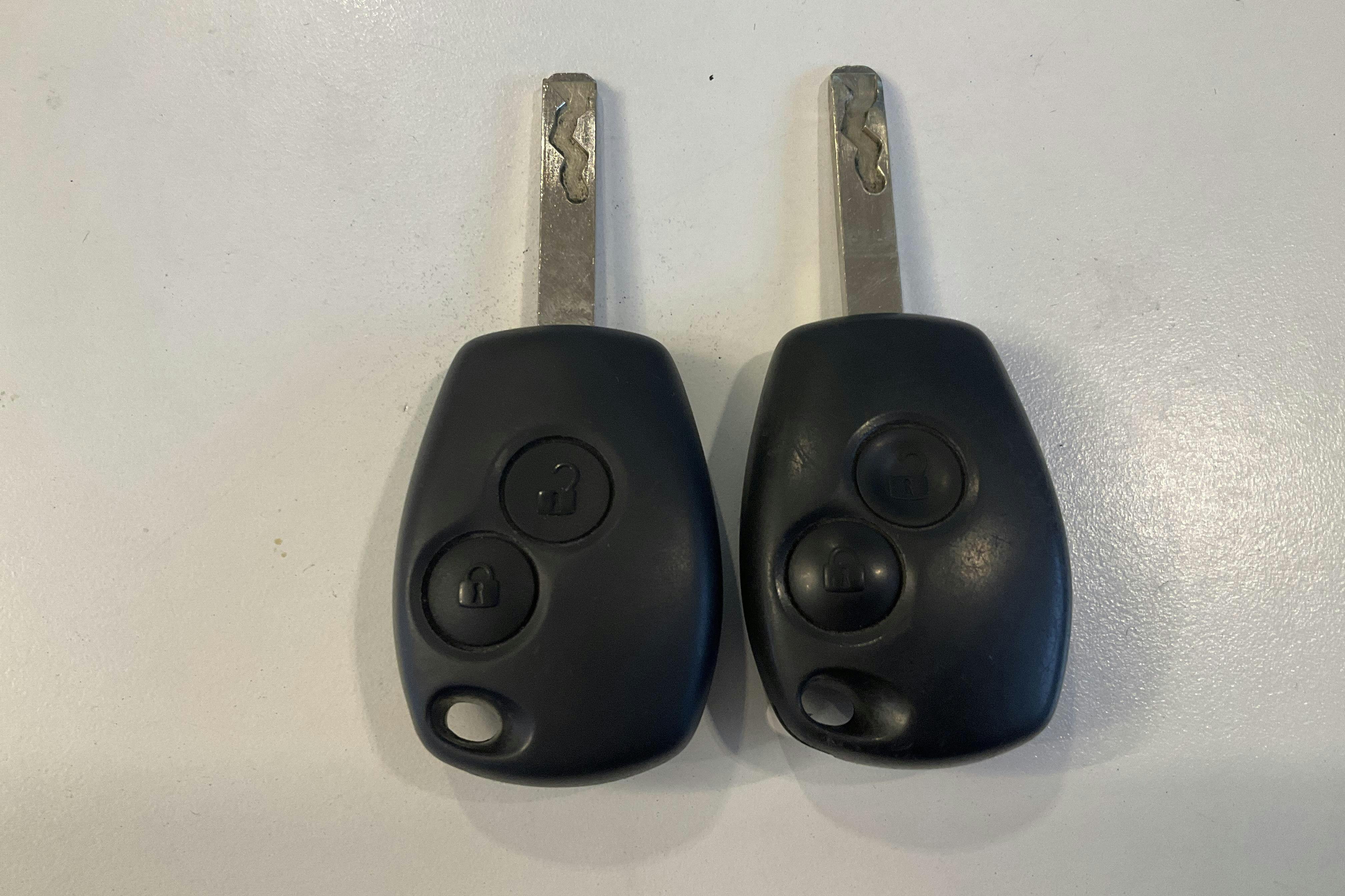 Presentationsfoto 14 av 14: Nissan NV400 2.3 dCi 2WD (180hk) - 13 523 mil - Automat - vit - 2021