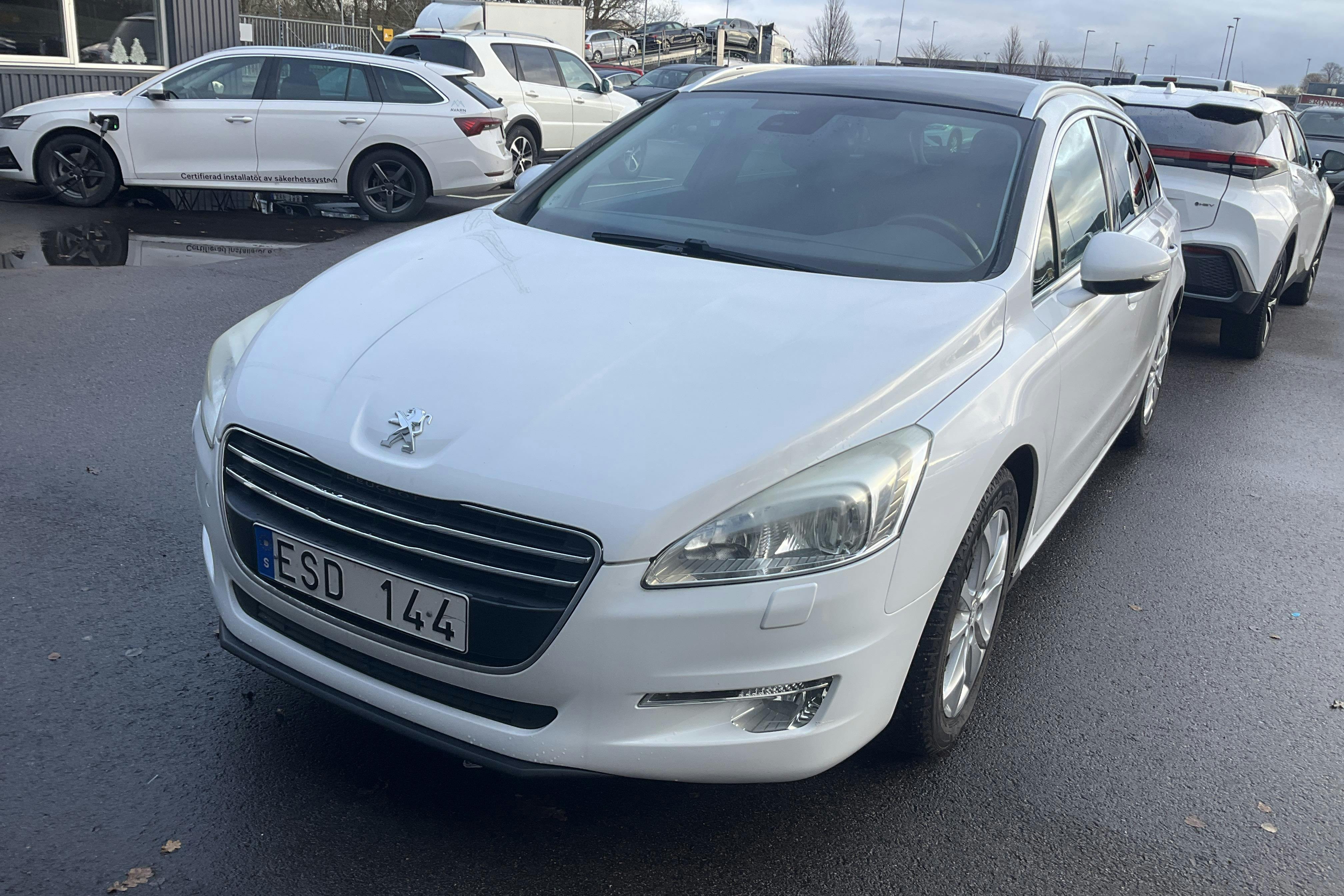 Presentationsfoto 1 av 14: Peugeot 508 SW 1.6 Turbo (156hk) - 17 505 mil - Automat - vit - 2011
