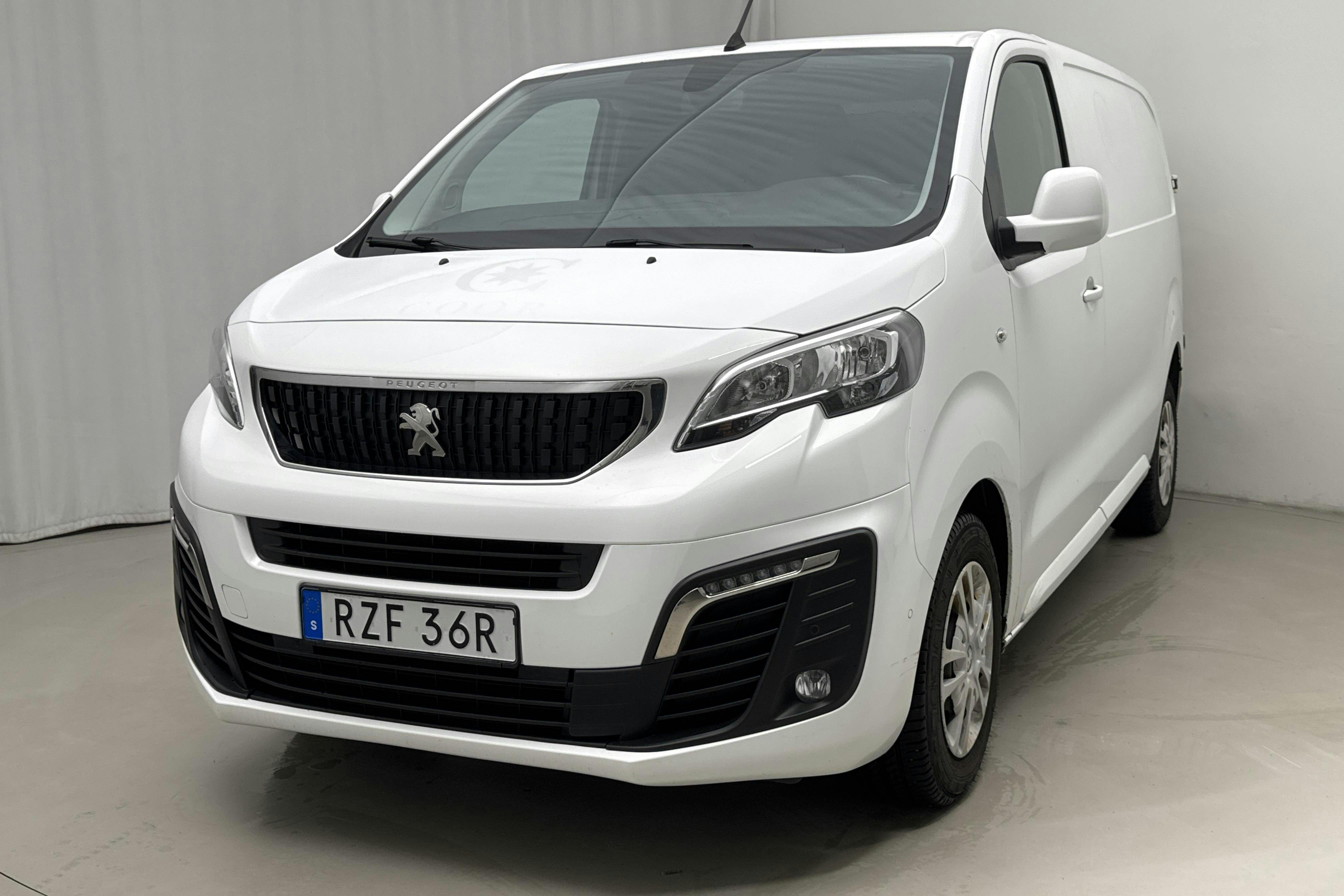 Presentationsfoto 1 av 14: Peugeot Expert BlueHDi Skåp (122hk) - 8 696 mil - Manuell - vit - 2019