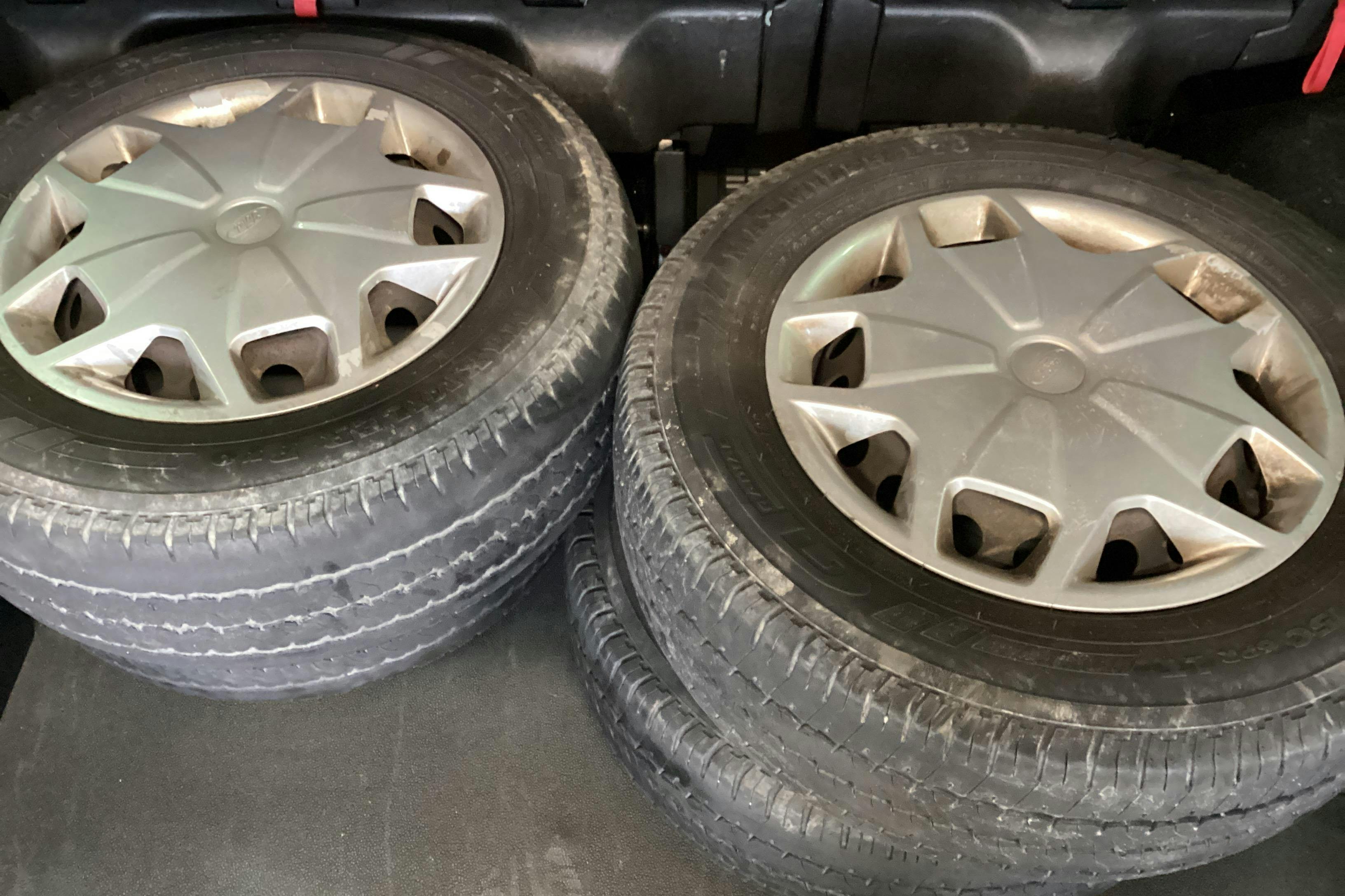 Presentationsfoto 13 av 13: Ford Transit Custom Kombi 310 (125hk) - 25 767 mil - Manuell - grå - 2015