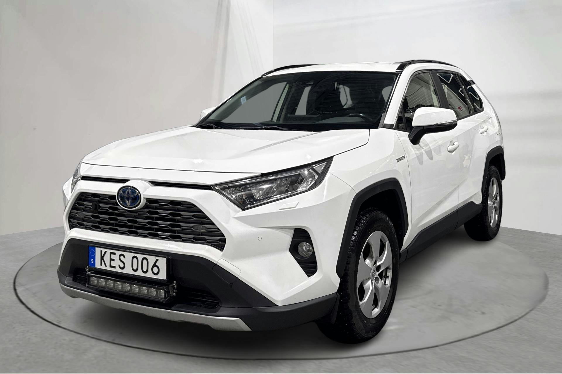Esitlusfoto 1 aadressil 14: Toyota RAV4 2.5 HSD AWD (222hk) - 128 750 km - Automaatne - valge - 2020